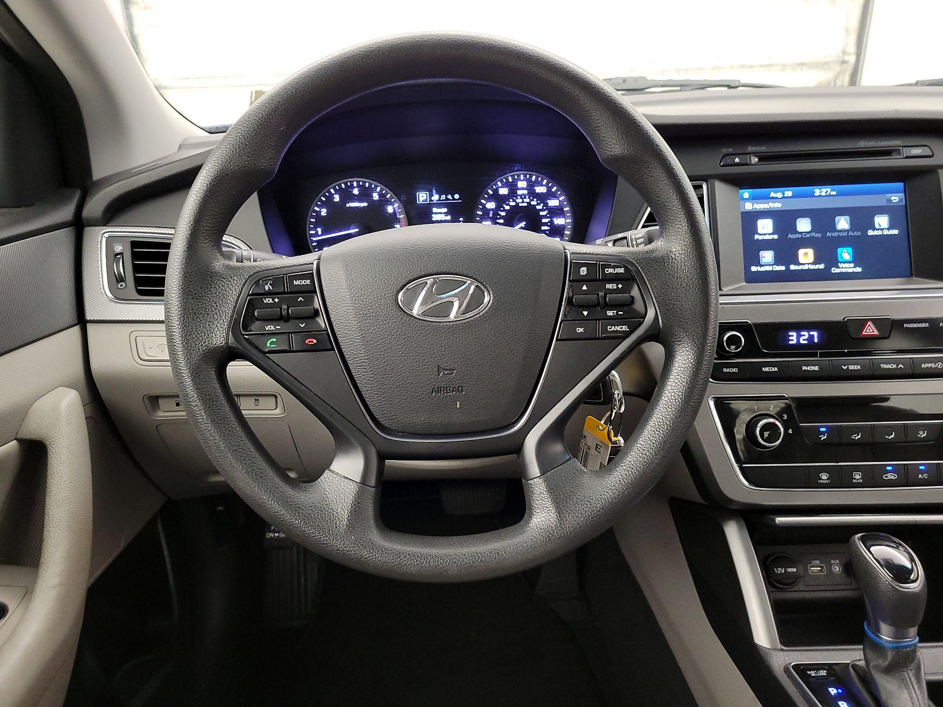 Thumbnail: 2016 Hyundai Sonata - 10