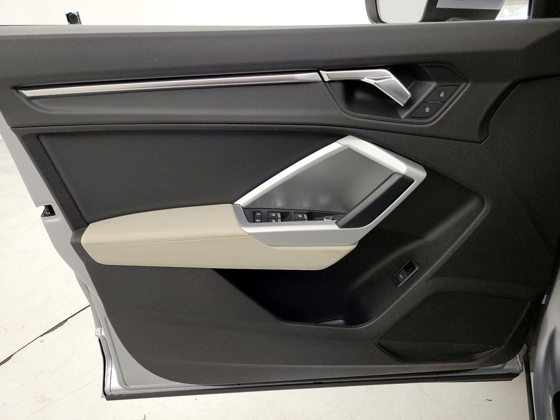 Thumbnail: 2020 Audi Q3 - 12