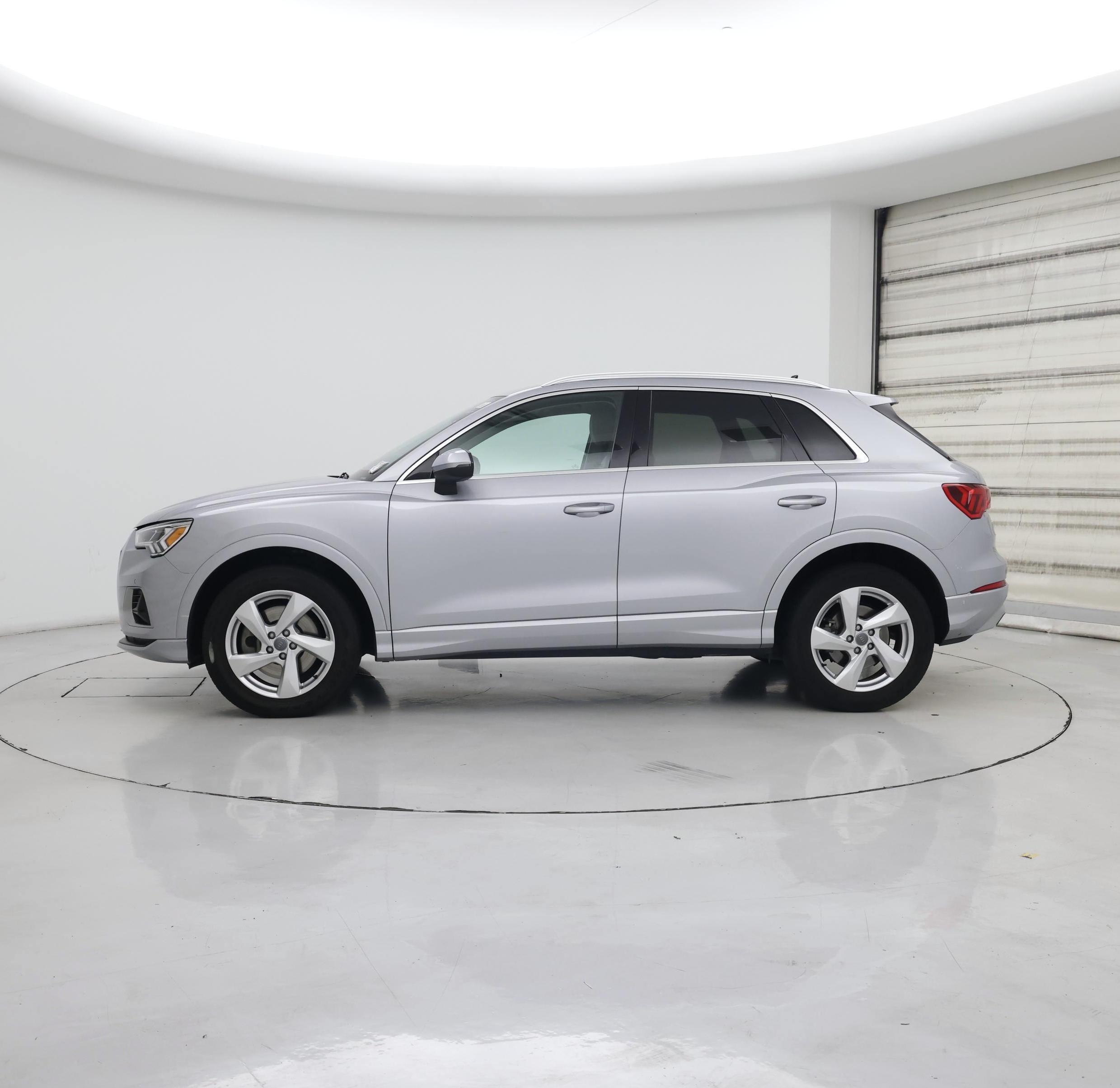 Thumbnail: 2020 Audi Q3 - 3
