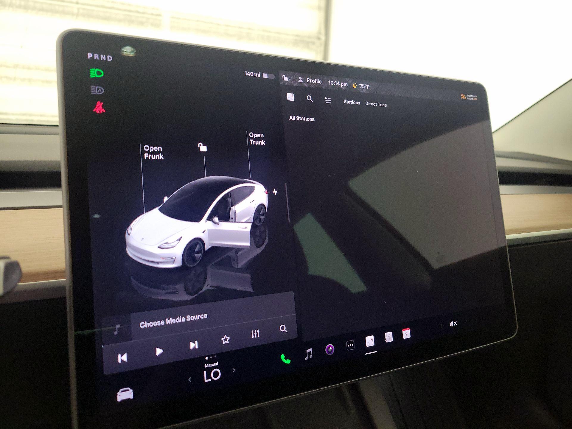 Thumbnail: 2022 Tesla Model 3 - 15