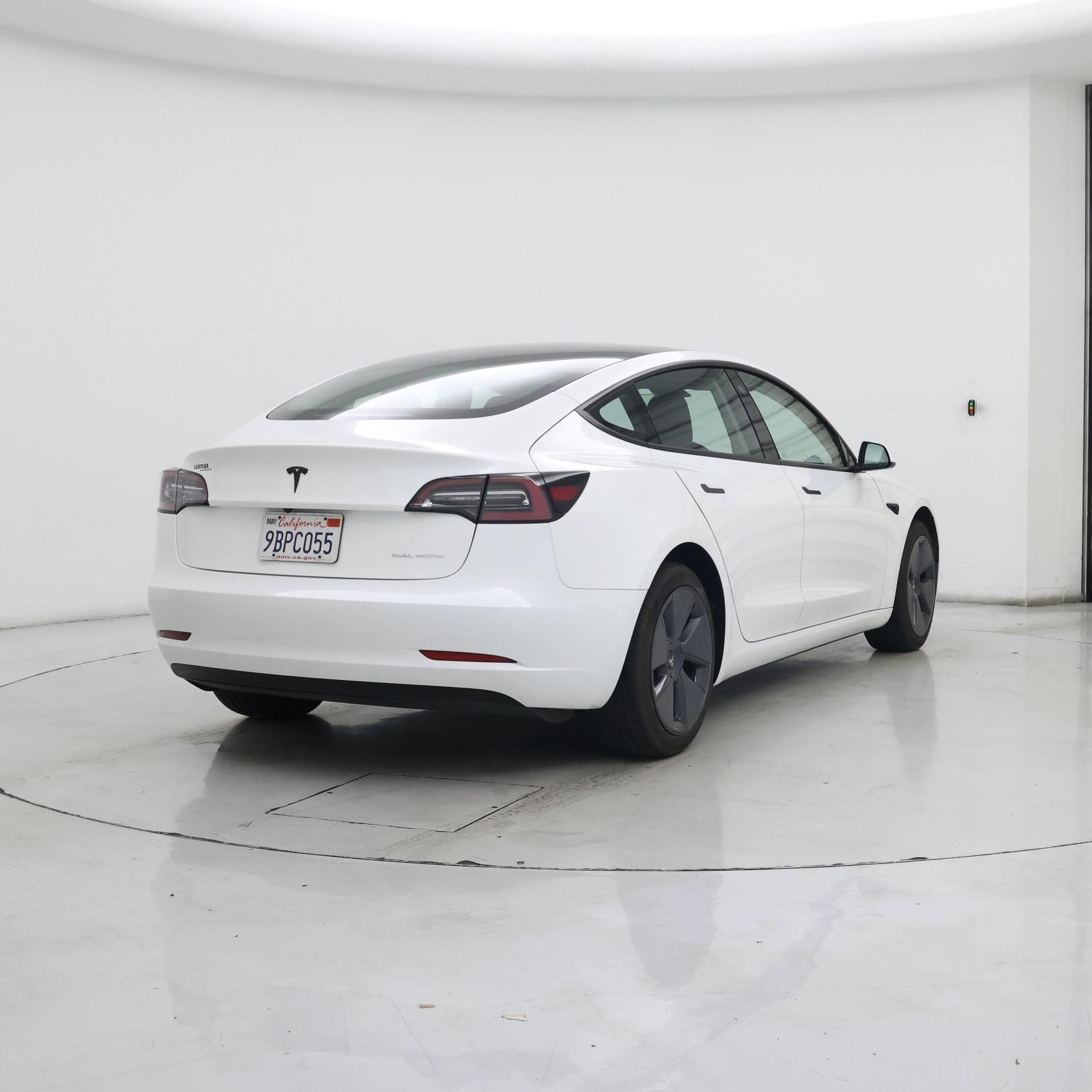 Thumbnail: 2022 Tesla Model 3 - 8