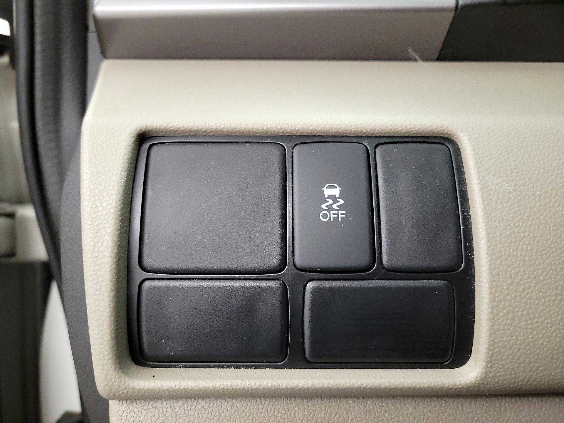 Thumbnail: 2016 Honda Odyssey - 13