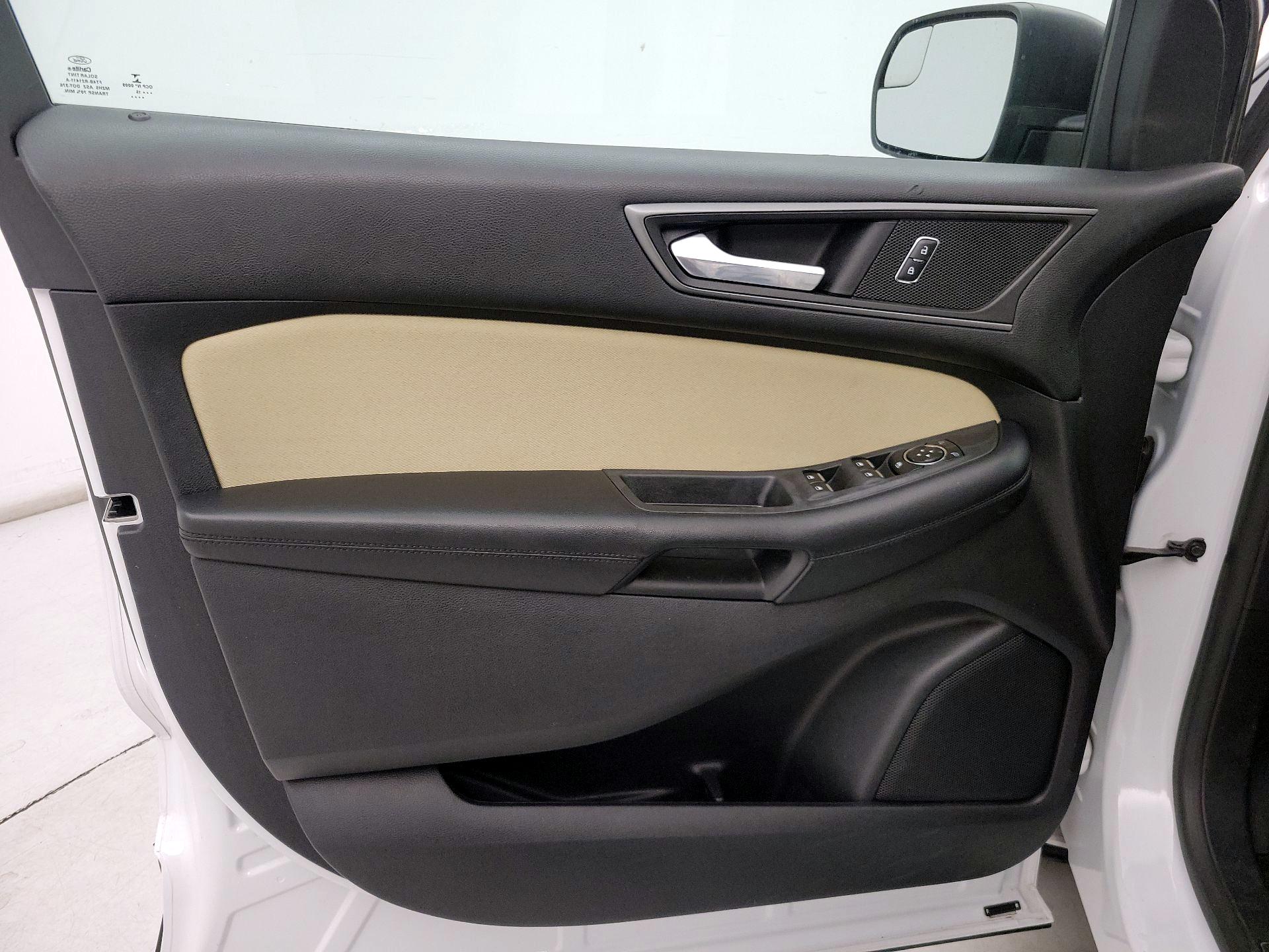 Thumbnail: 2015 Ford Edge - 12
