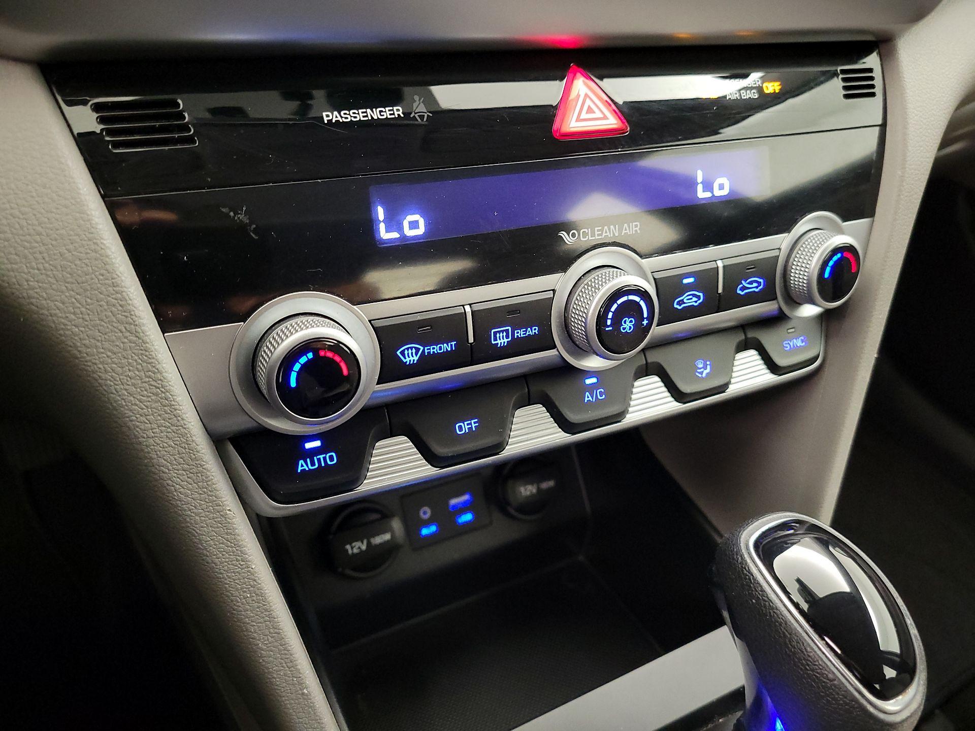 Thumbnail: 2020 Hyundai Elantra - 16