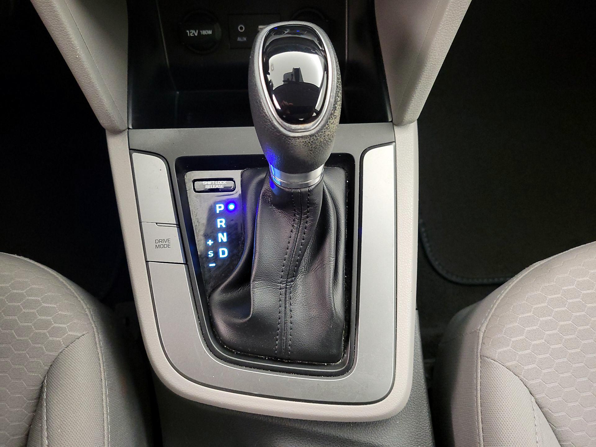 Thumbnail: 2020 Hyundai Elantra - 17