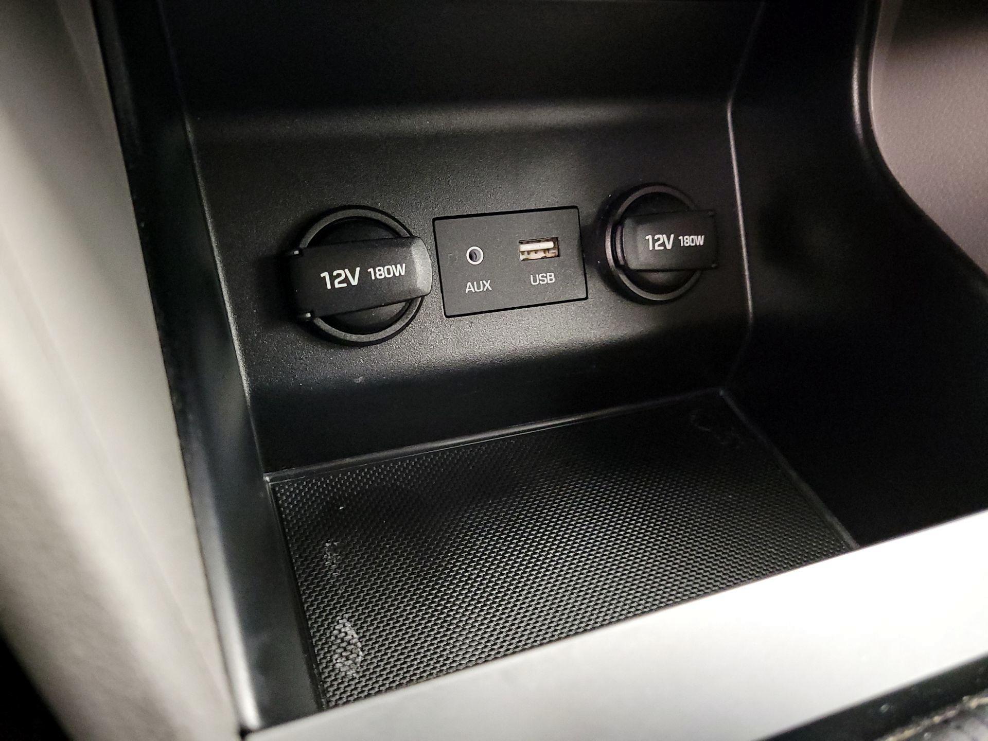 Thumbnail: 2020 Hyundai Elantra - 18