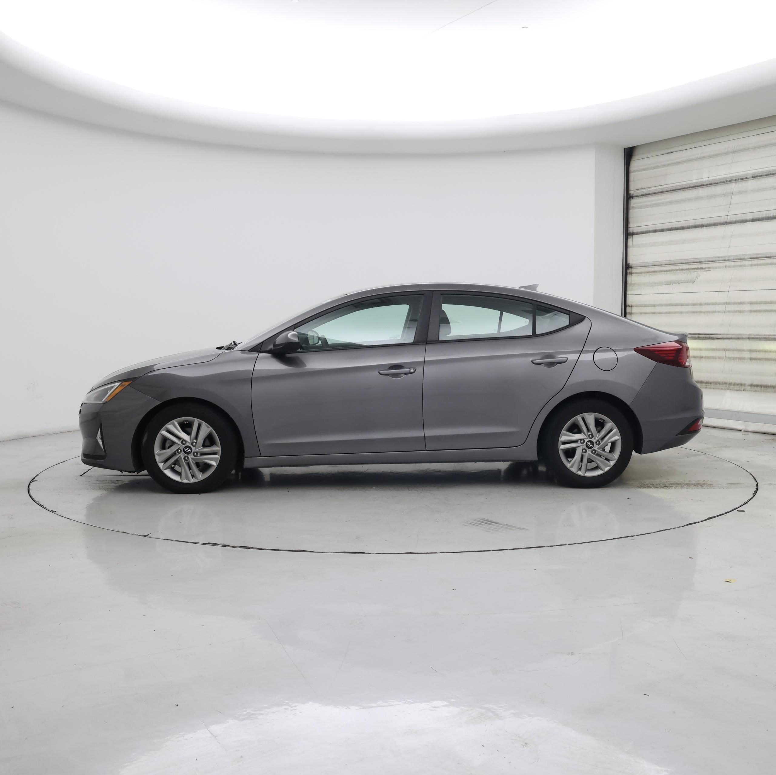 Thumbnail: 2020 Hyundai Elantra - 3
