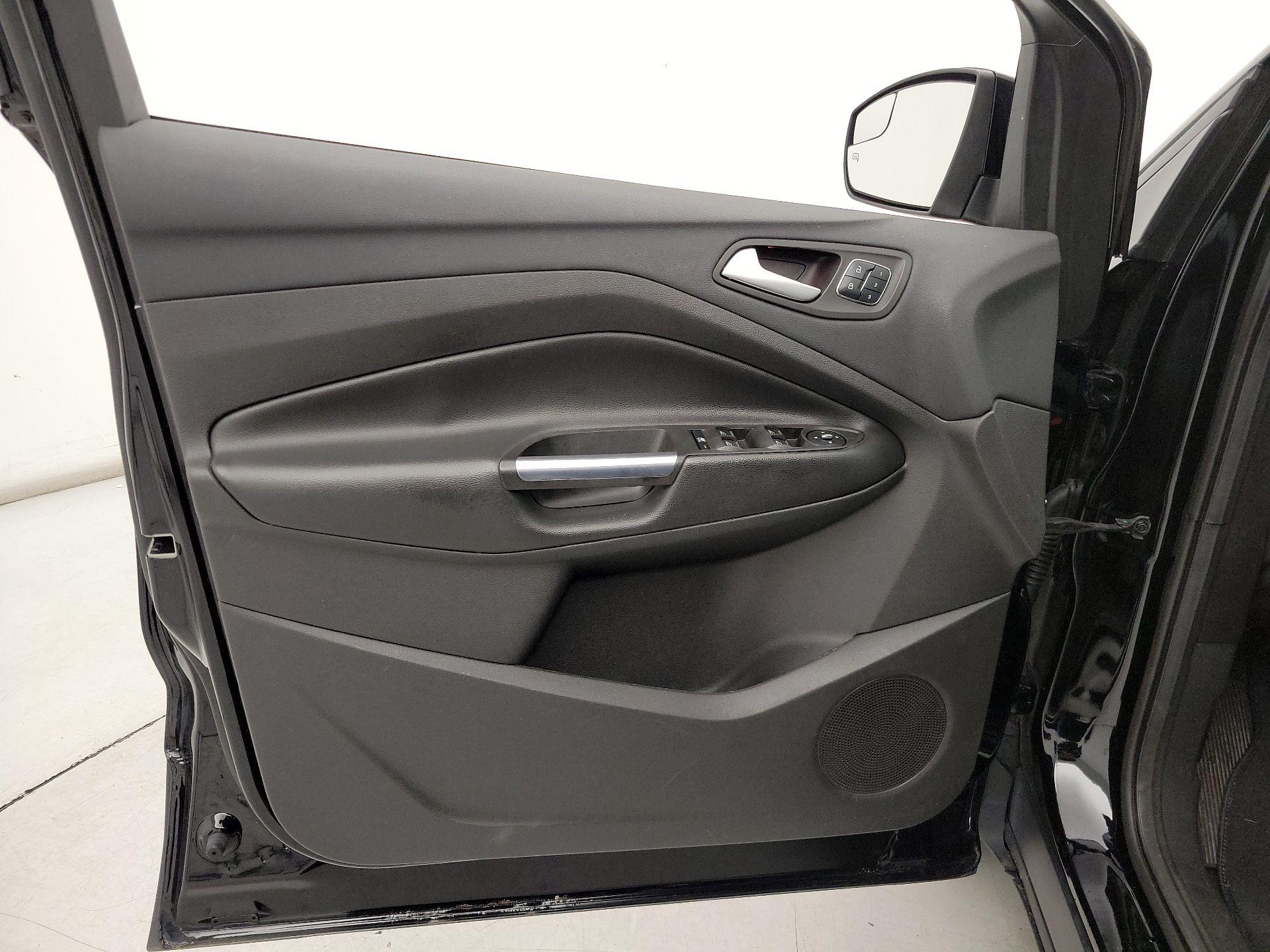 Thumbnail: 2016 Ford Escape - 12