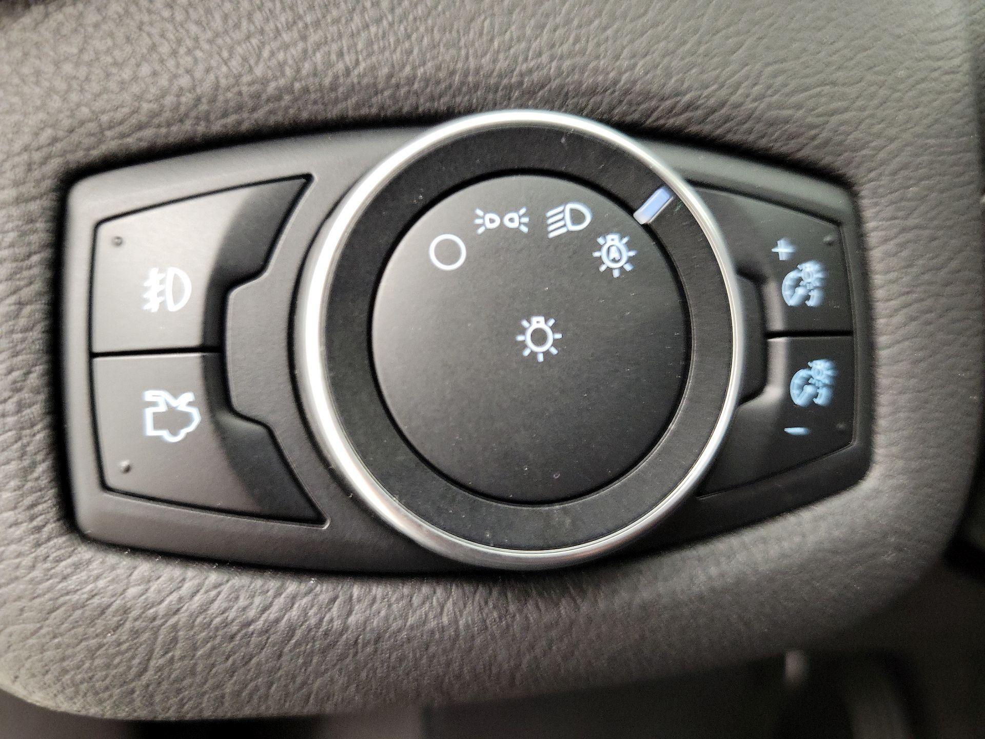 Thumbnail: 2016 Ford Escape - 13