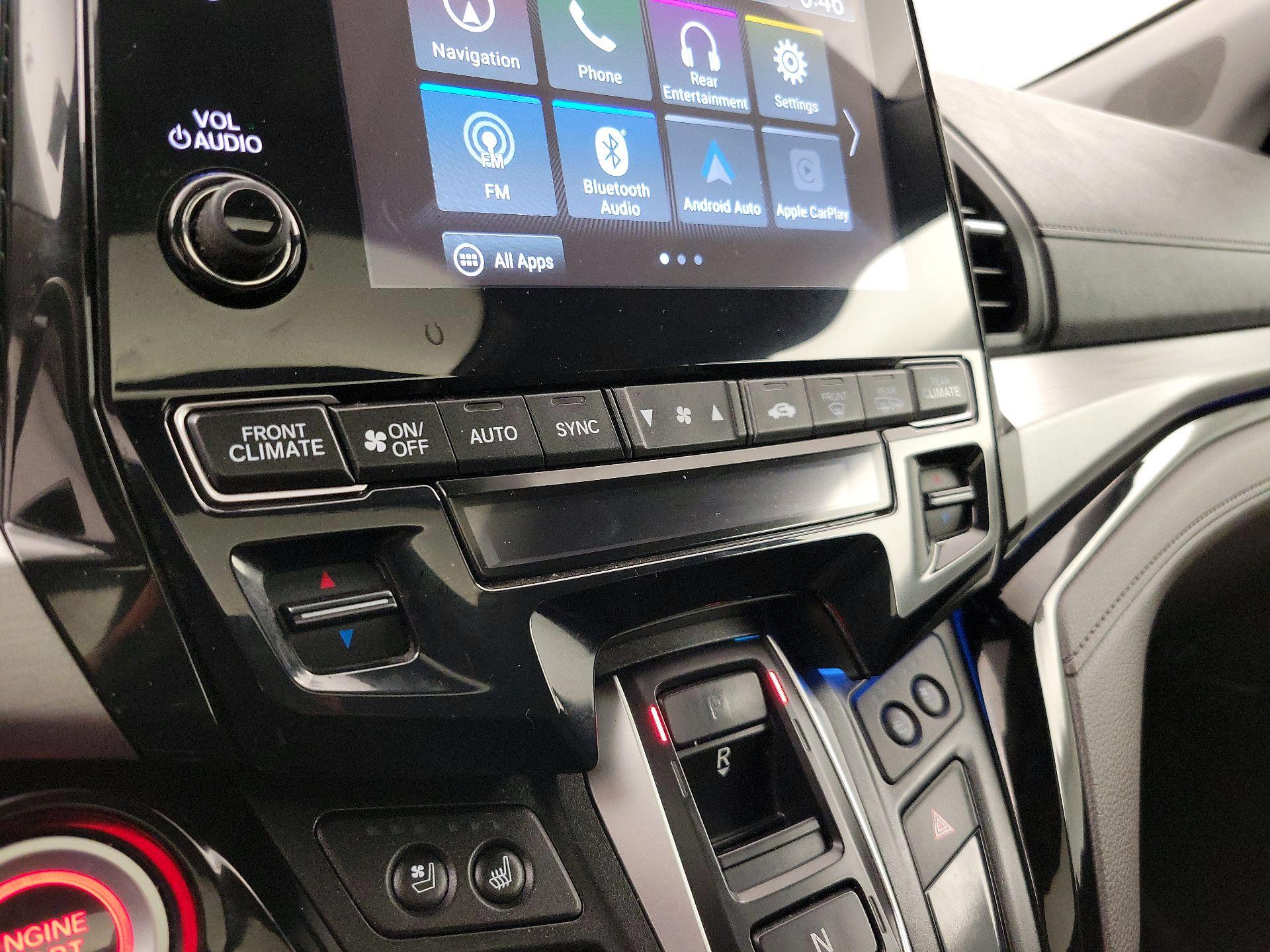 Thumbnail: 2018 Honda Odyssey - 17