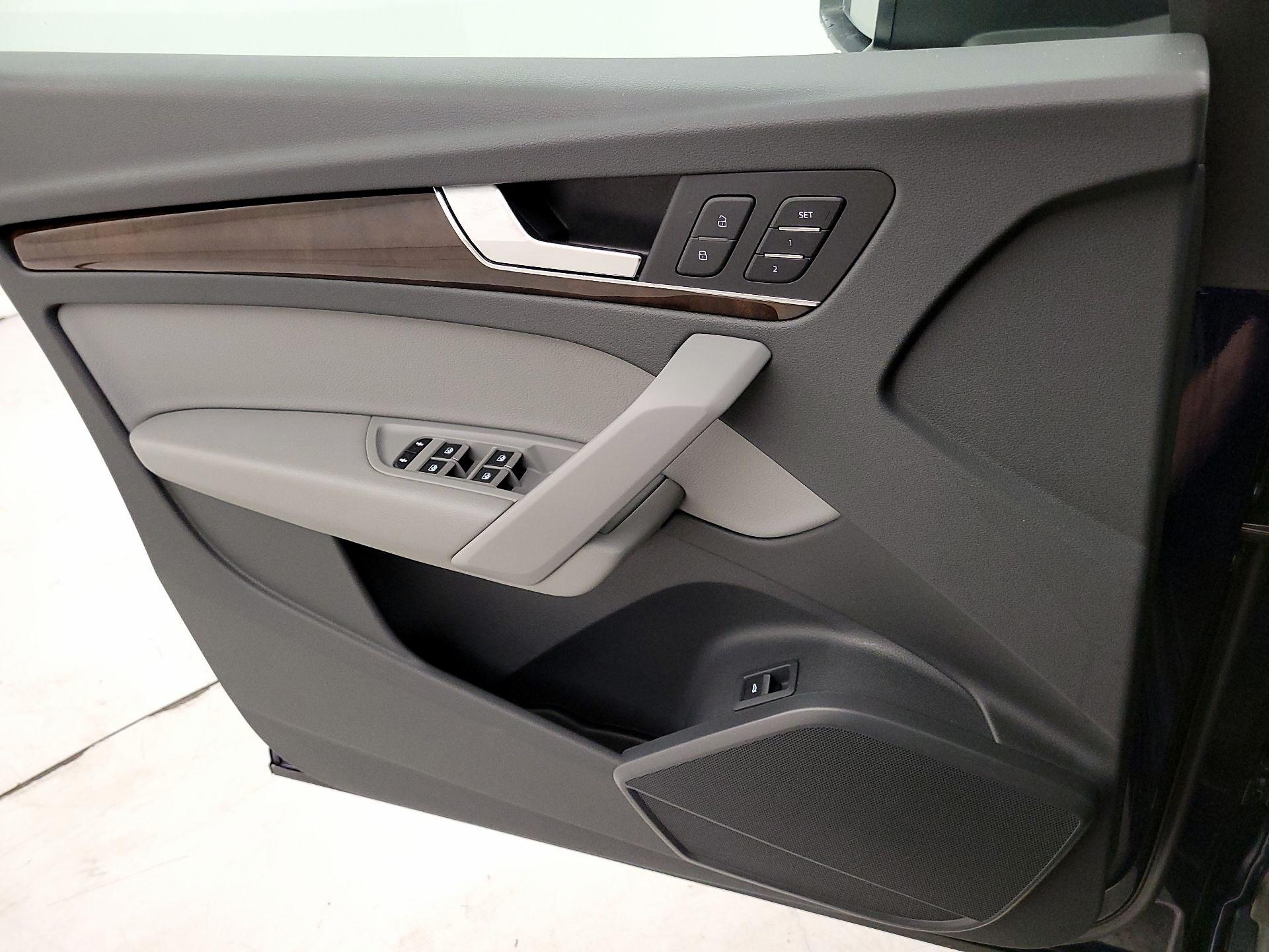 Thumbnail: 2020 Audi Q5 - 12