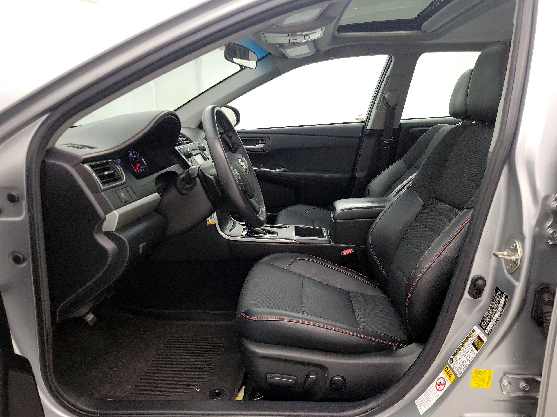 Thumbnail: 2016 Toyota Camry - 11