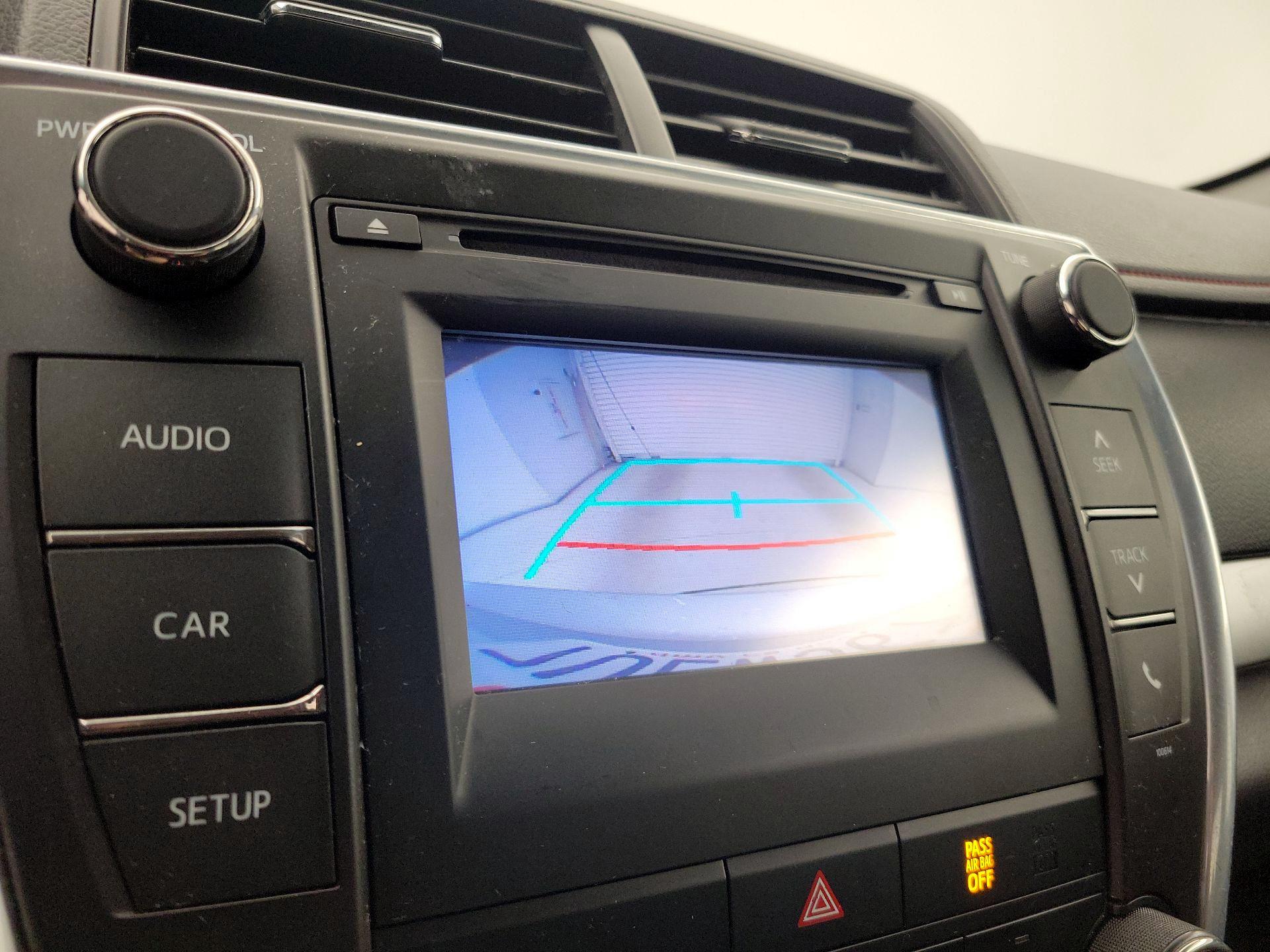 Thumbnail: 2016 Toyota Camry - 14