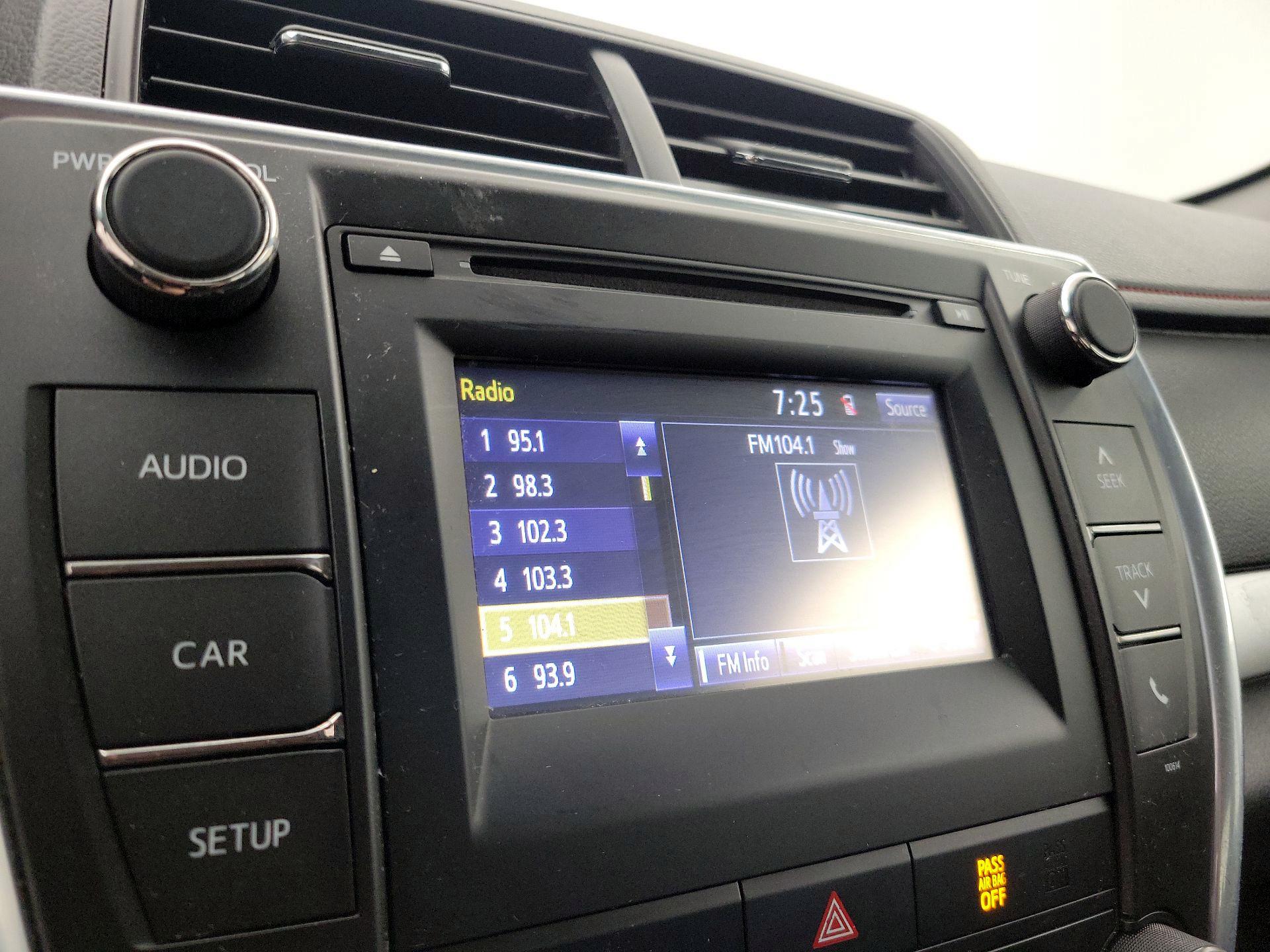 Thumbnail: 2016 Toyota Camry - 15