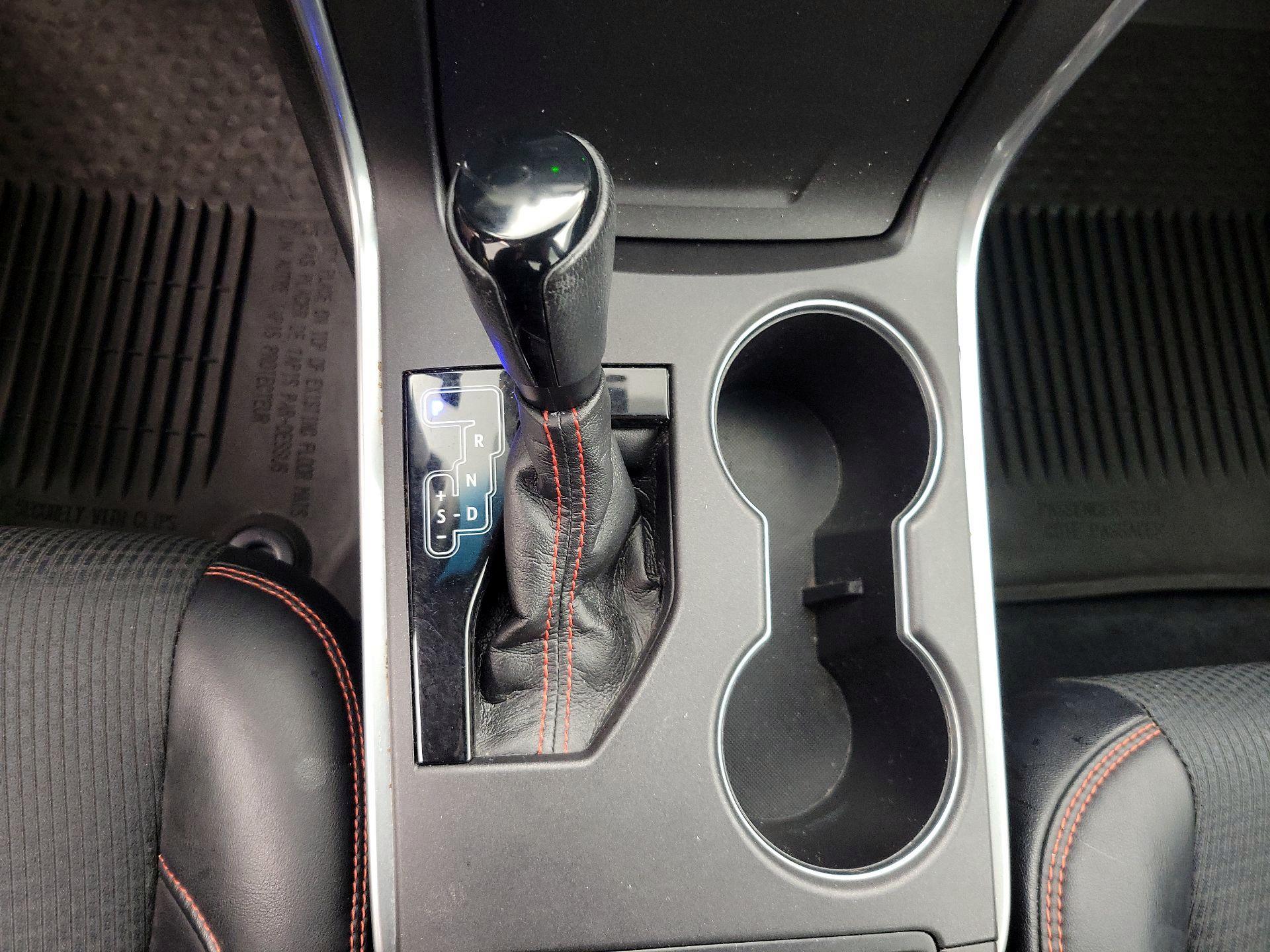 Thumbnail: 2016 Toyota Camry - 17