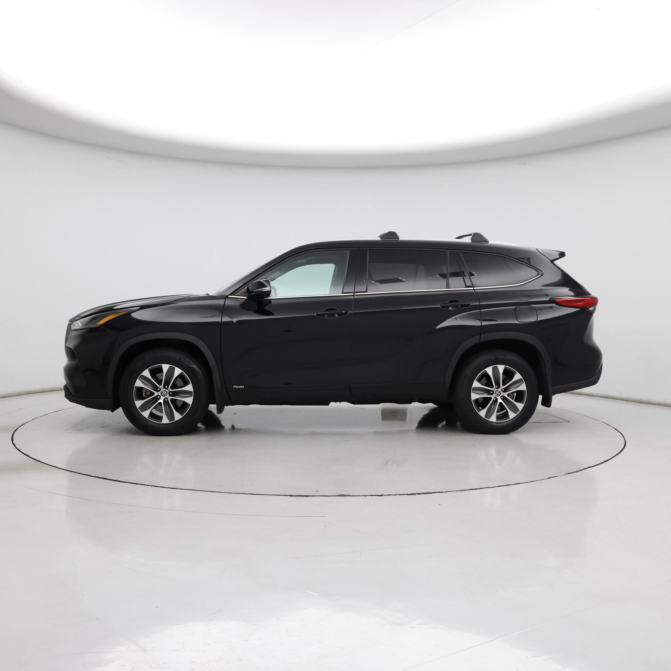 Thumbnail: 2022 Toyota Highlander - 3