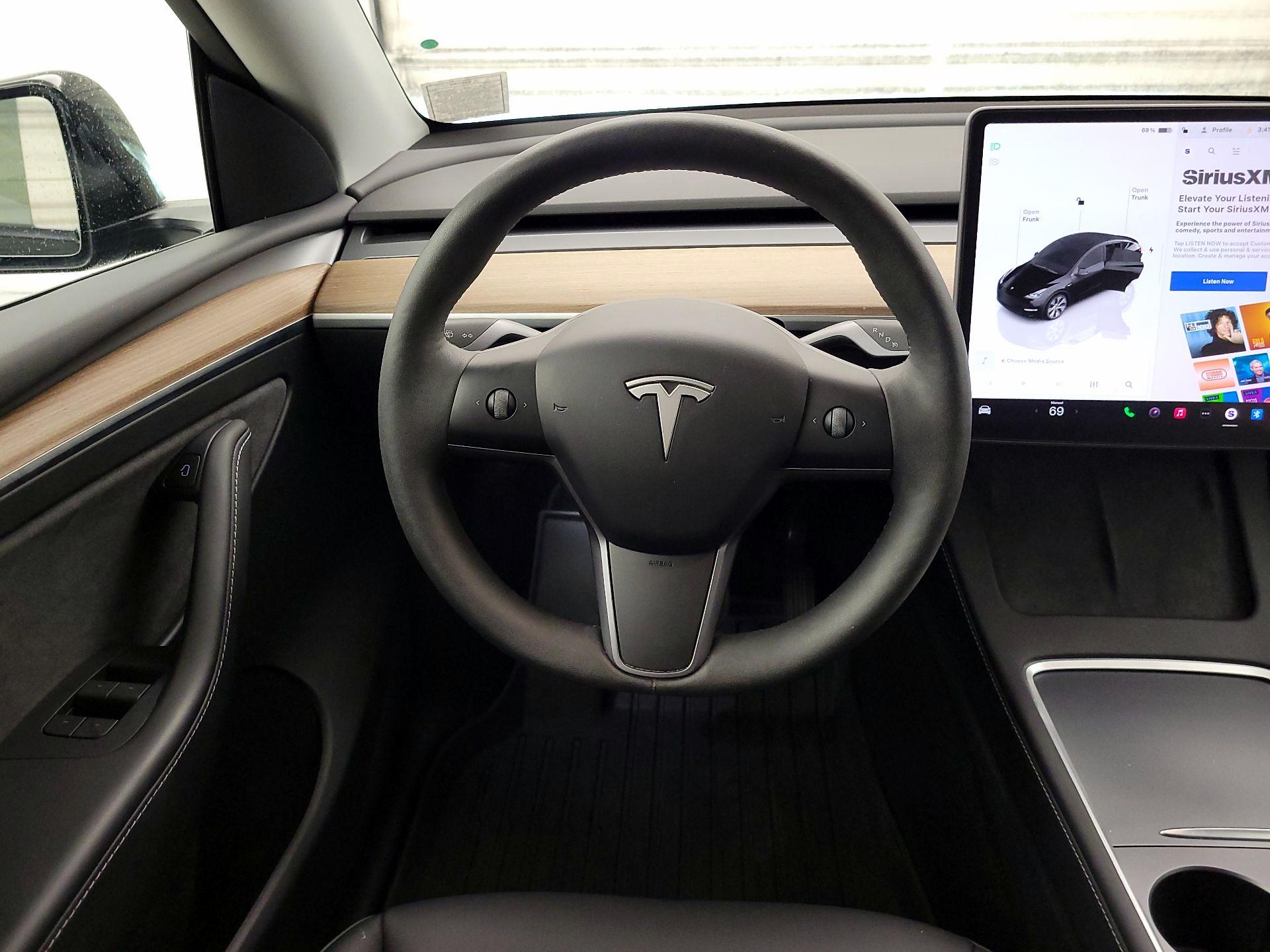 Thumbnail: 2023 Tesla Model Y - 10