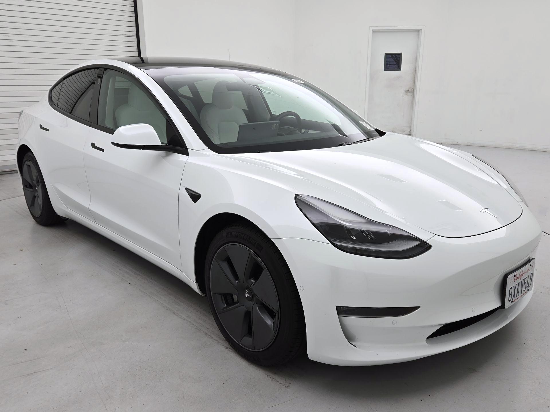 Thumbnail: 2021 Tesla Model 3 - 1