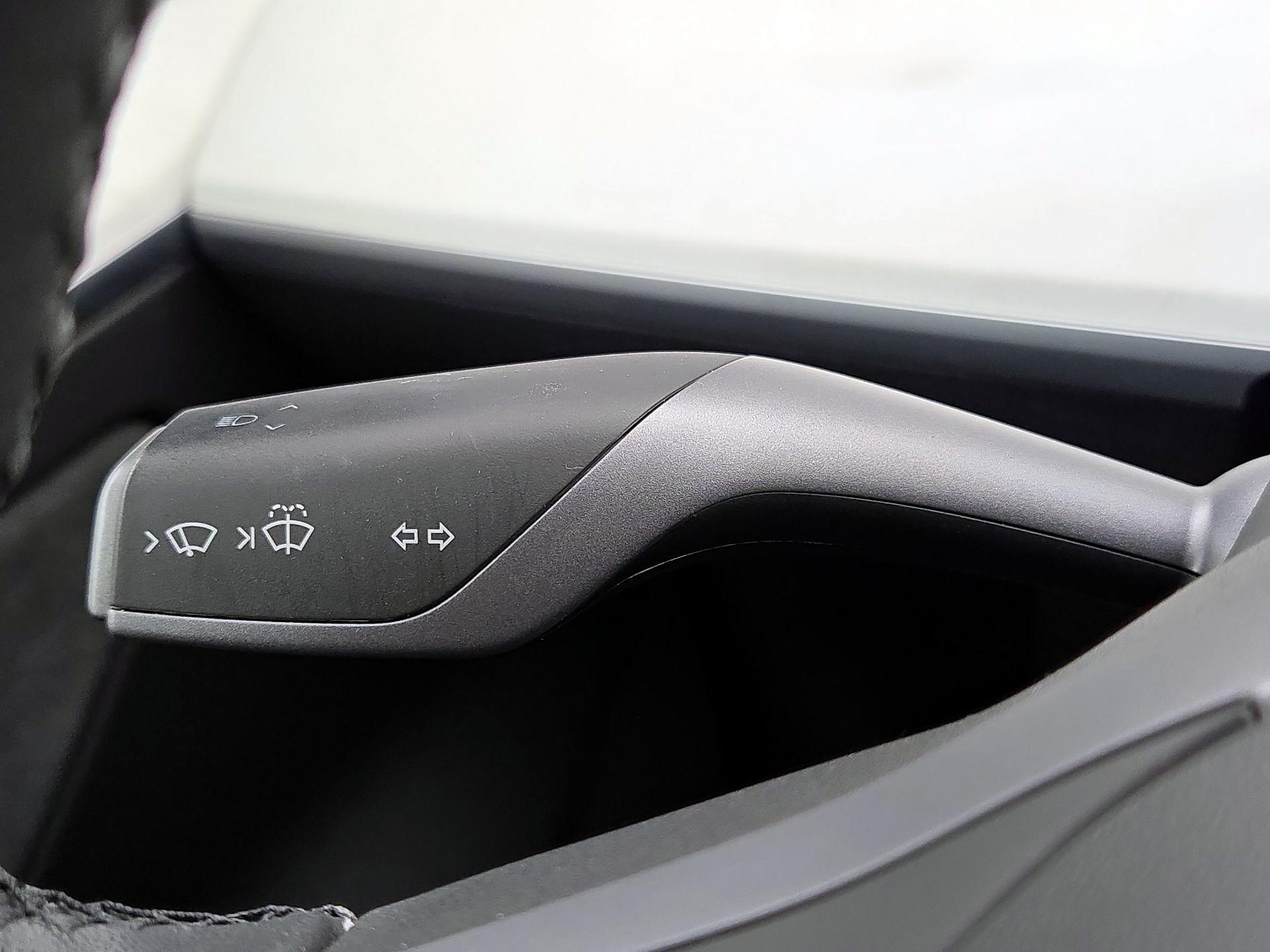 Thumbnail: 2021 Tesla Model 3 - 11