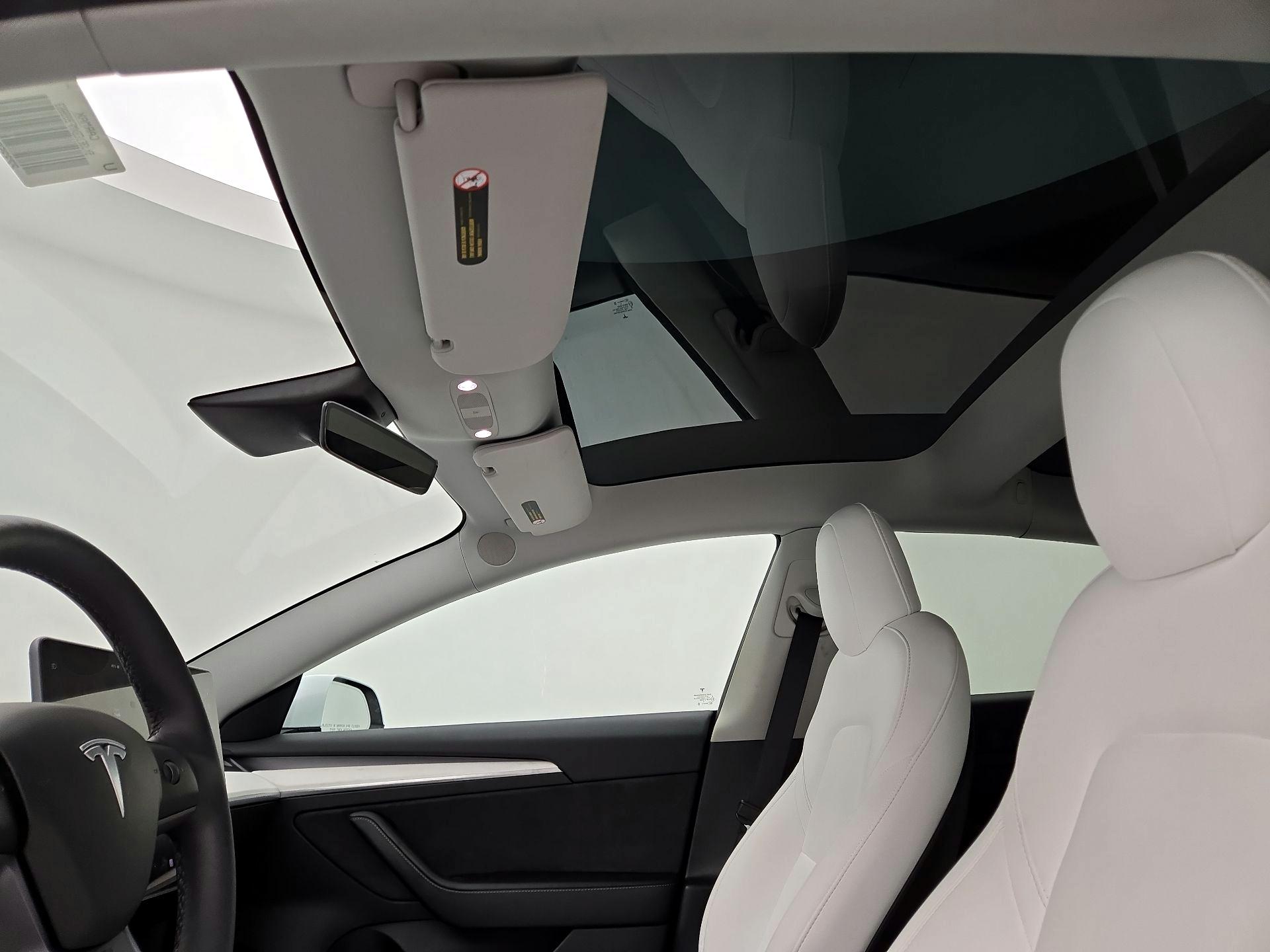 Thumbnail: 2021 Tesla Model 3 - 17