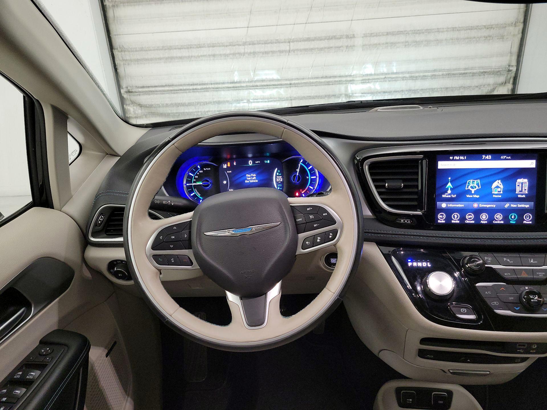 Thumbnail: 2018 Chrysler Pacifica - 10