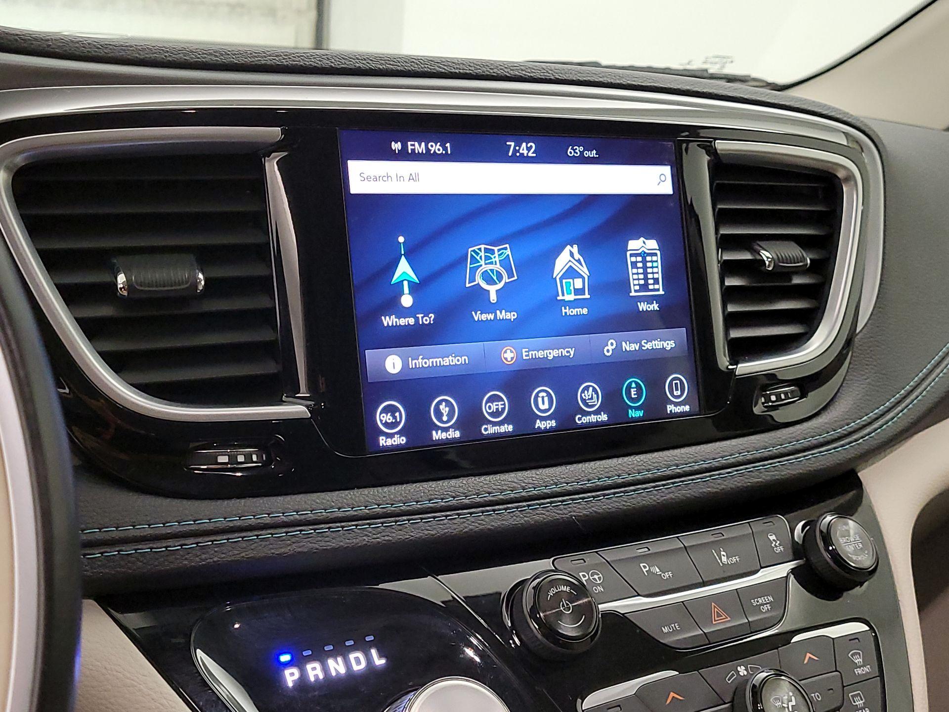 Thumbnail: 2018 Chrysler Pacifica - 14