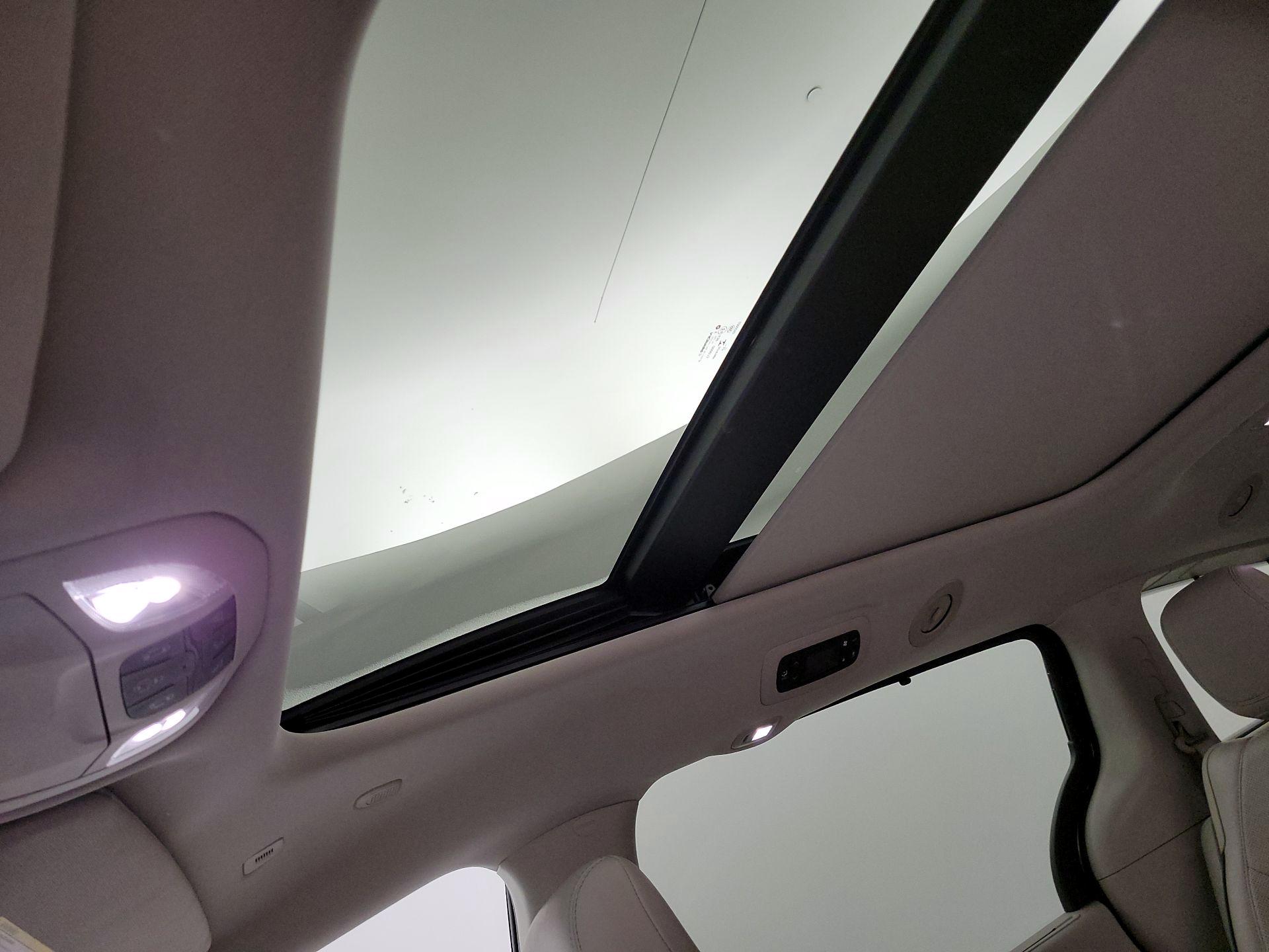 Thumbnail: 2018 Chrysler Pacifica - 20