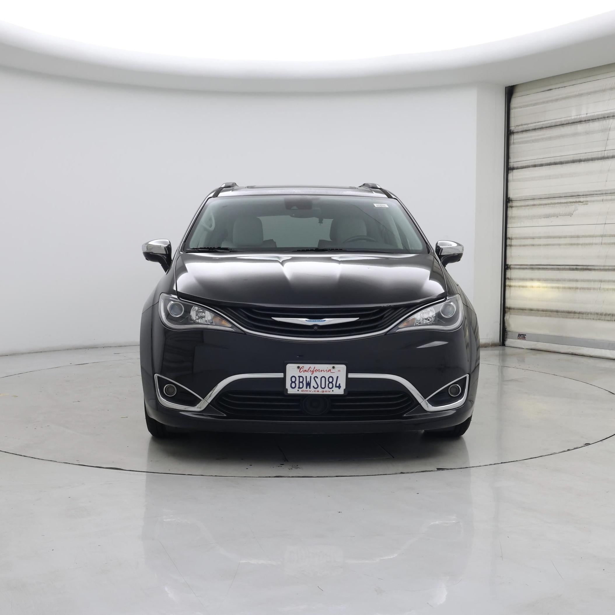 Thumbnail: 2018 Chrysler Pacifica - 5