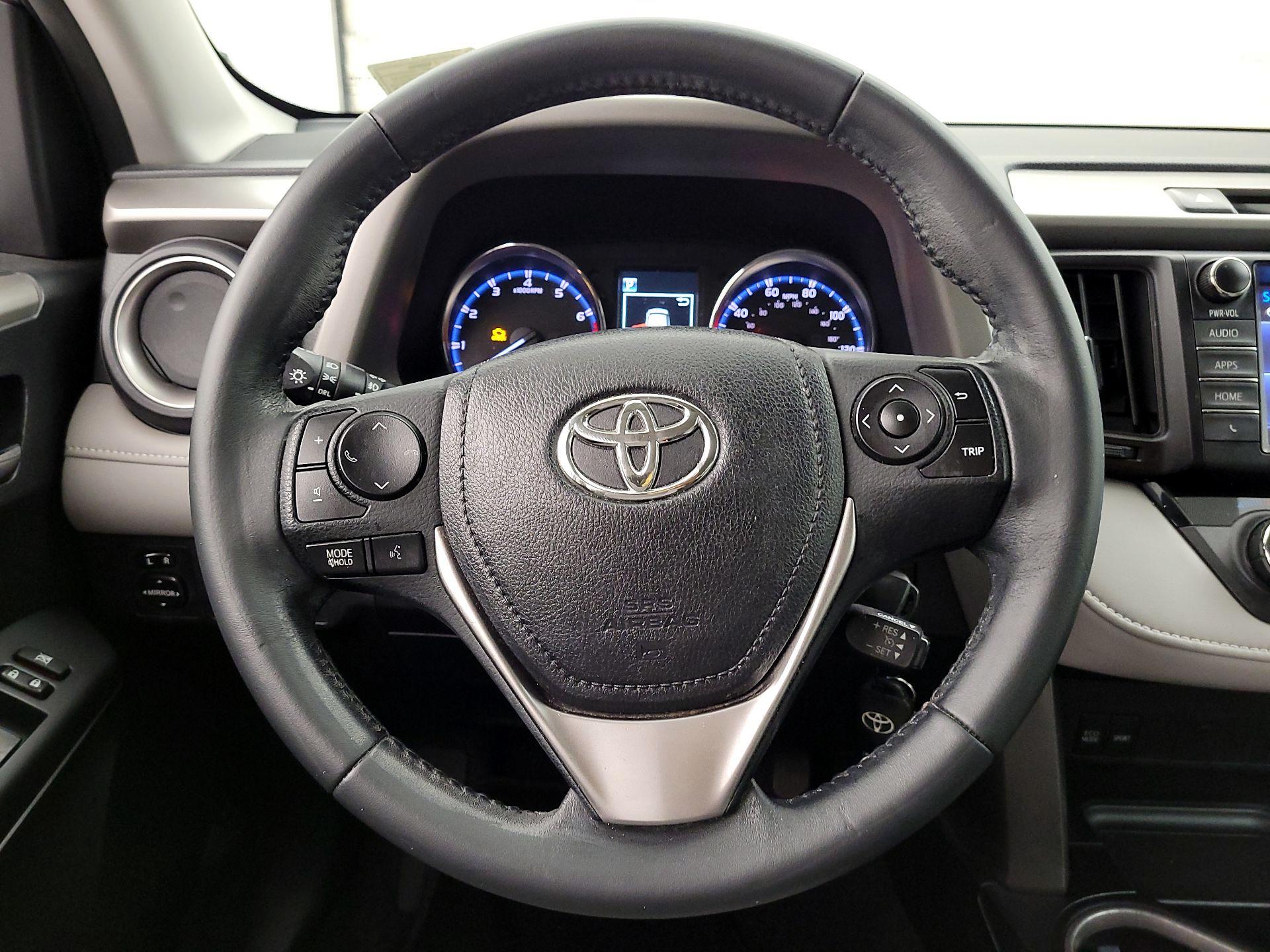 Thumbnail: 2016 Toyota RAV4 - 10