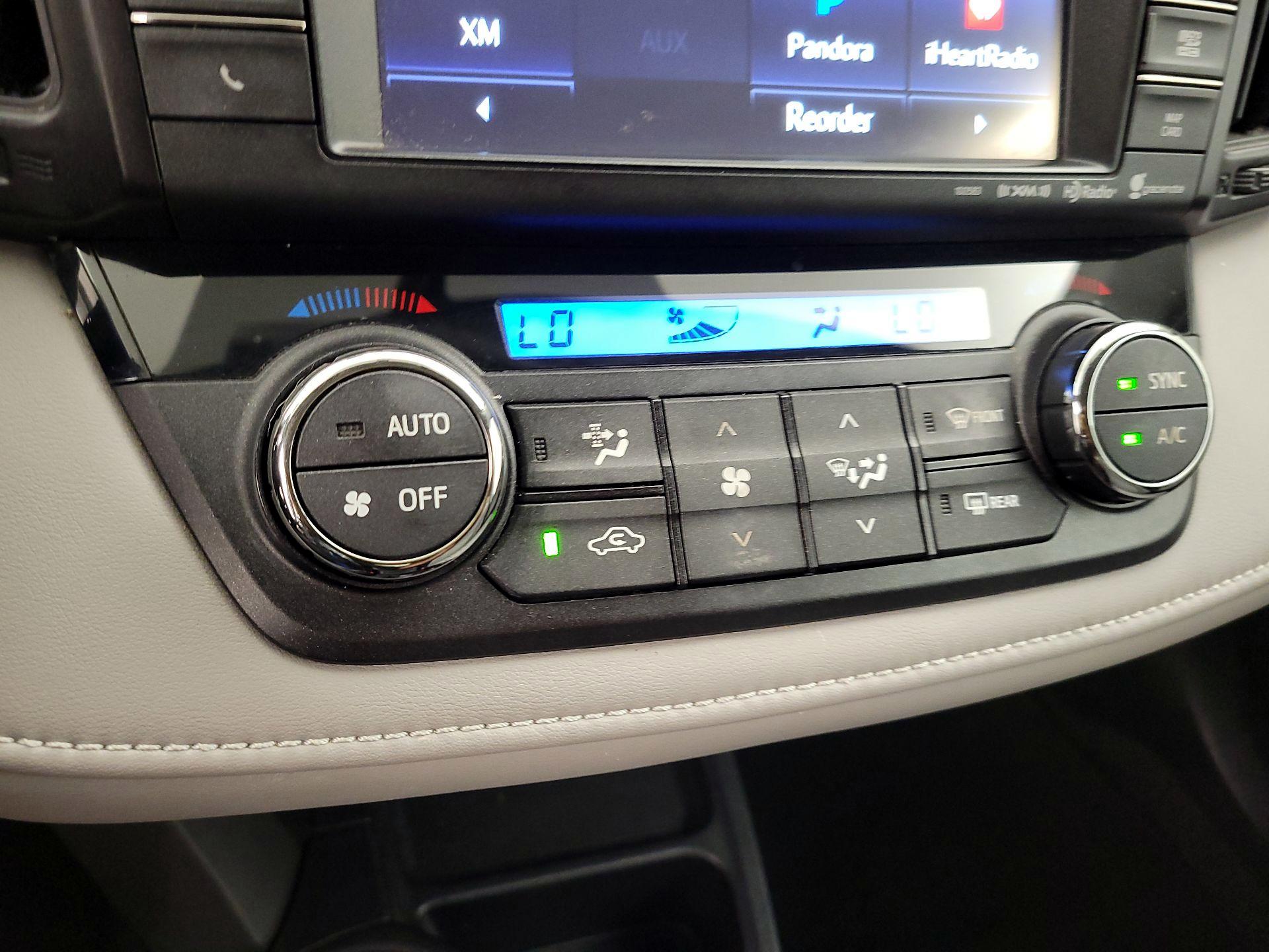 Thumbnail: 2016 Toyota RAV4 - 16
