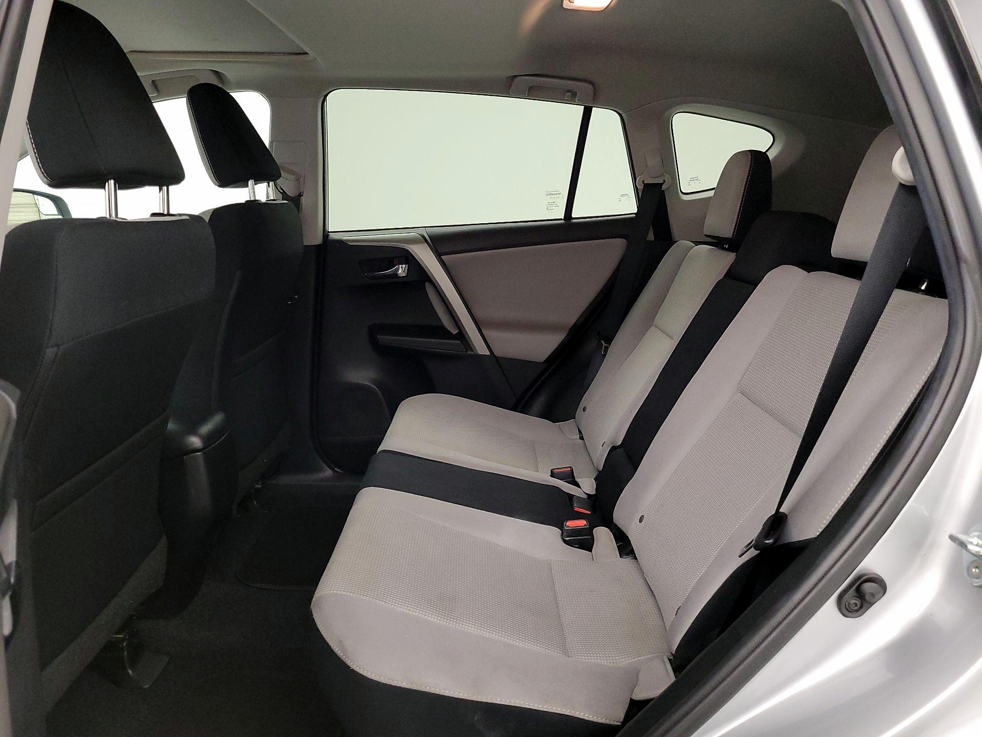 Thumbnail: 2016 Toyota RAV4 - 18