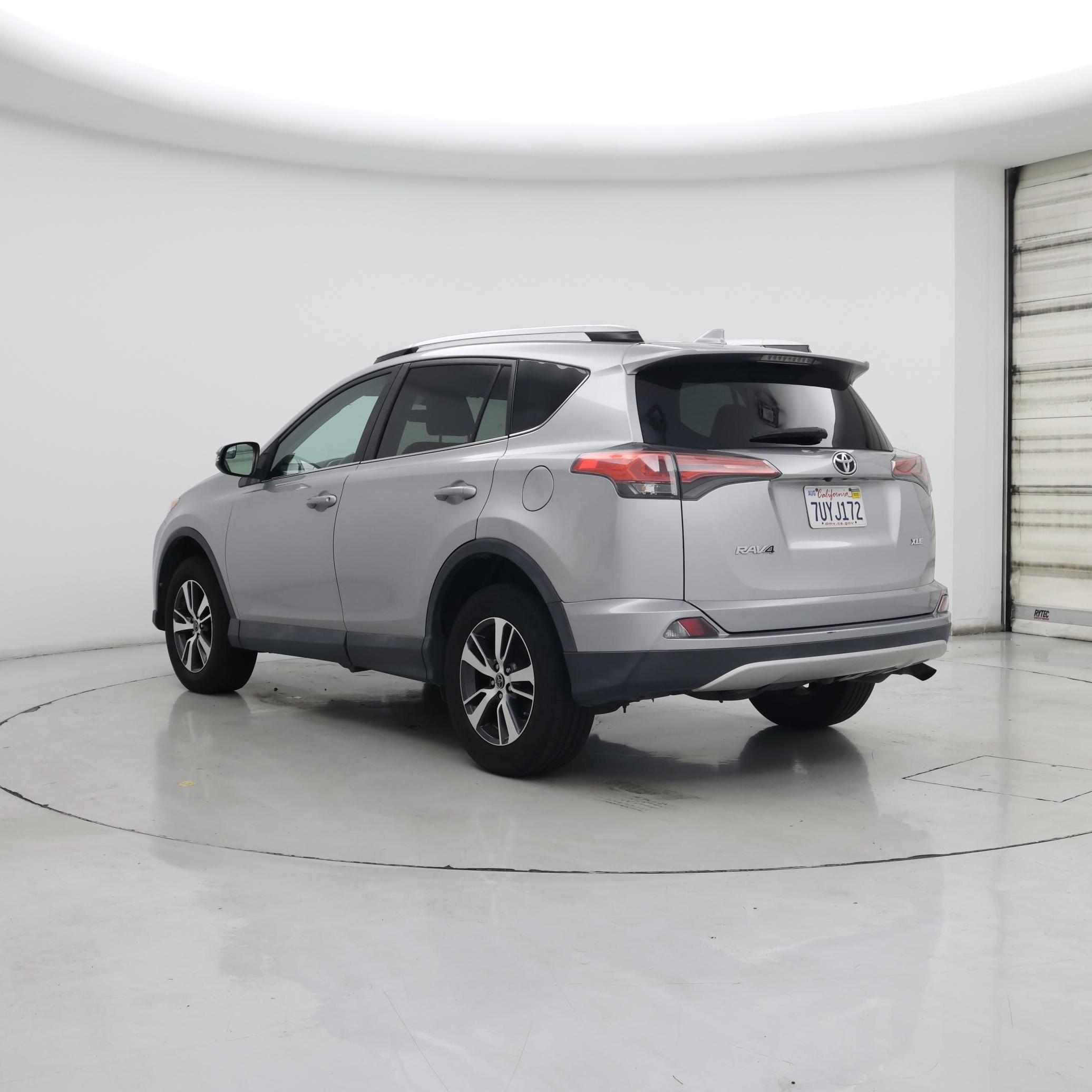 Thumbnail: 2016 Toyota RAV4 - 2
