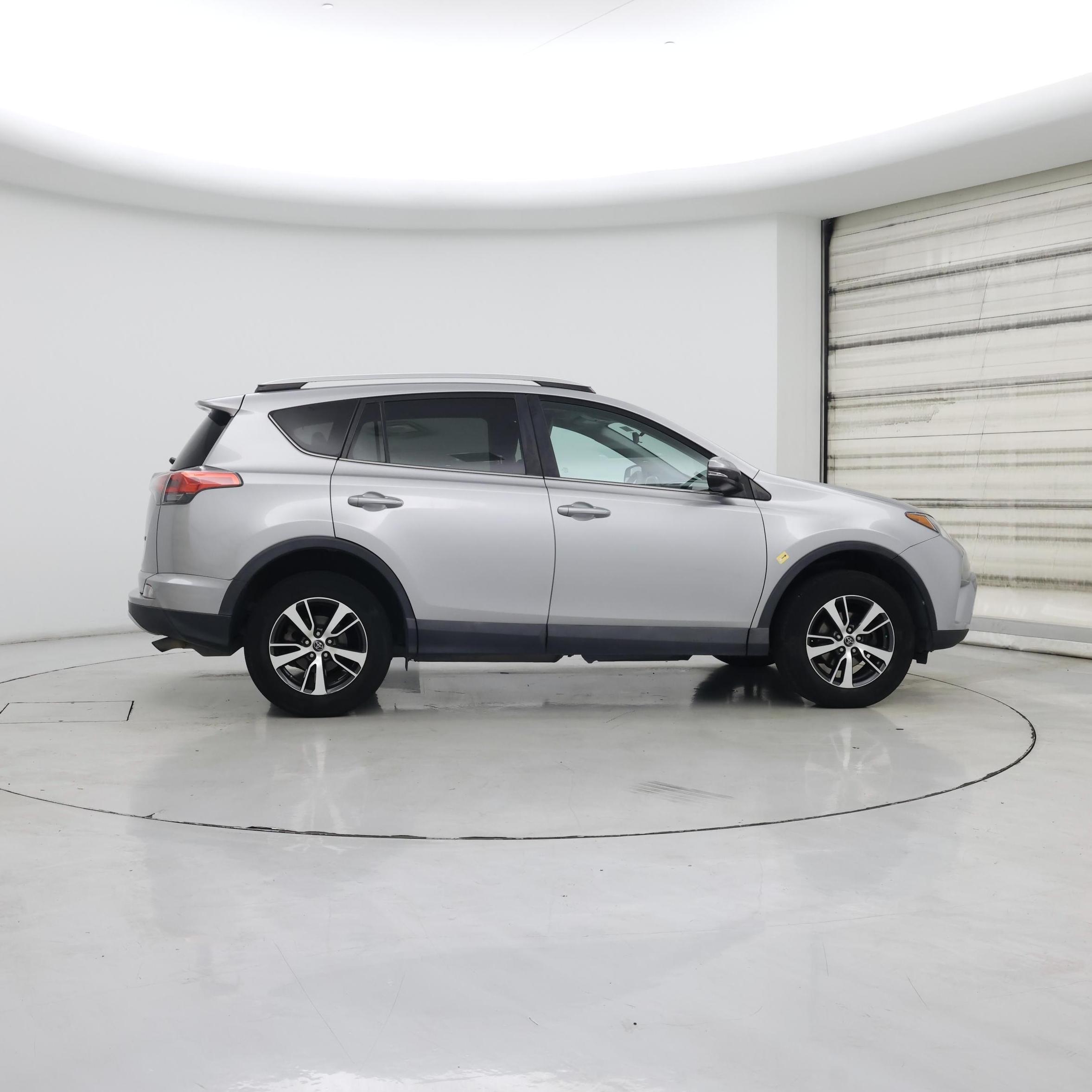 Thumbnail: 2016 Toyota RAV4 - 7