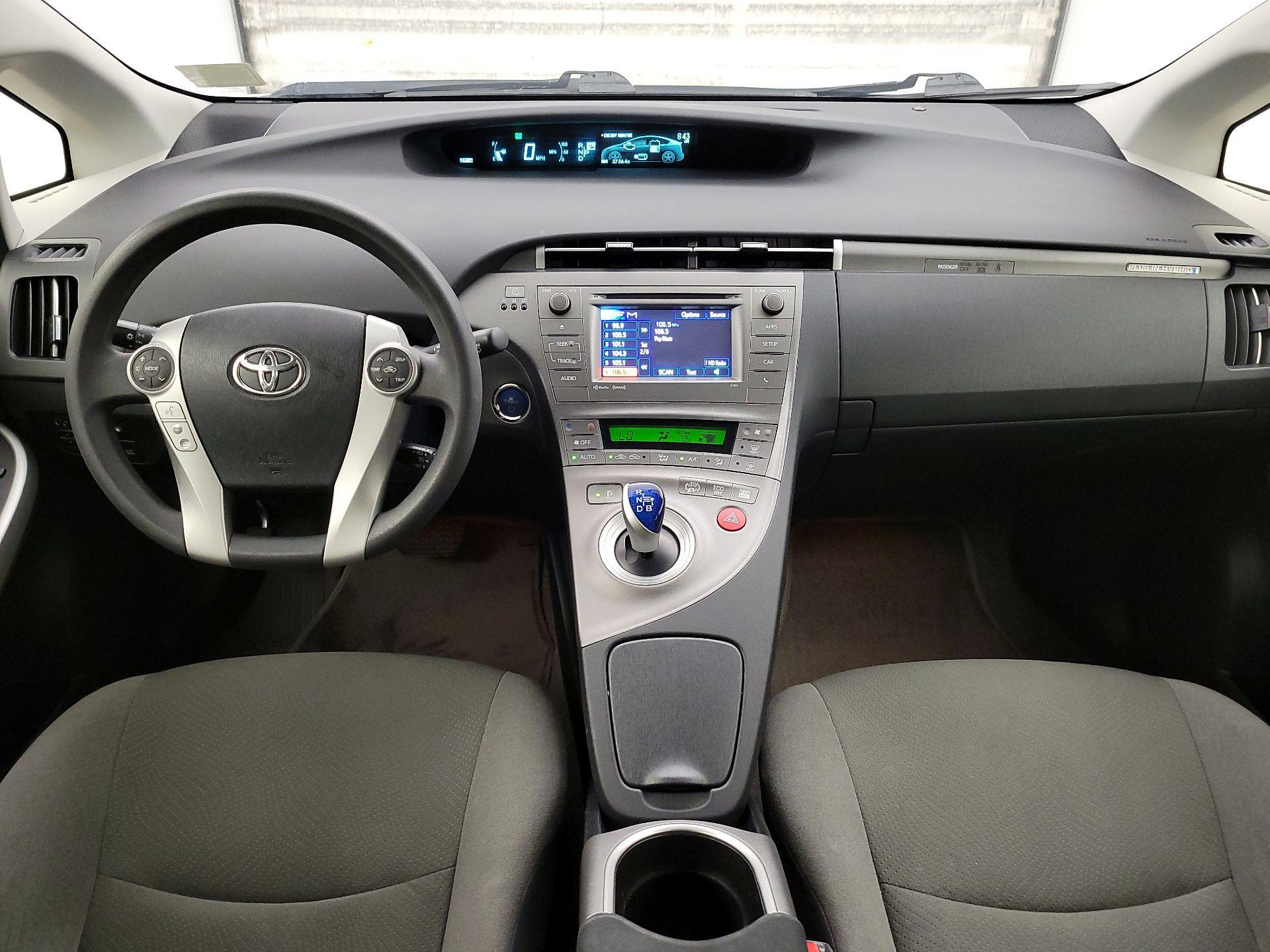 Thumbnail: 2014 Toyota Prius - 9