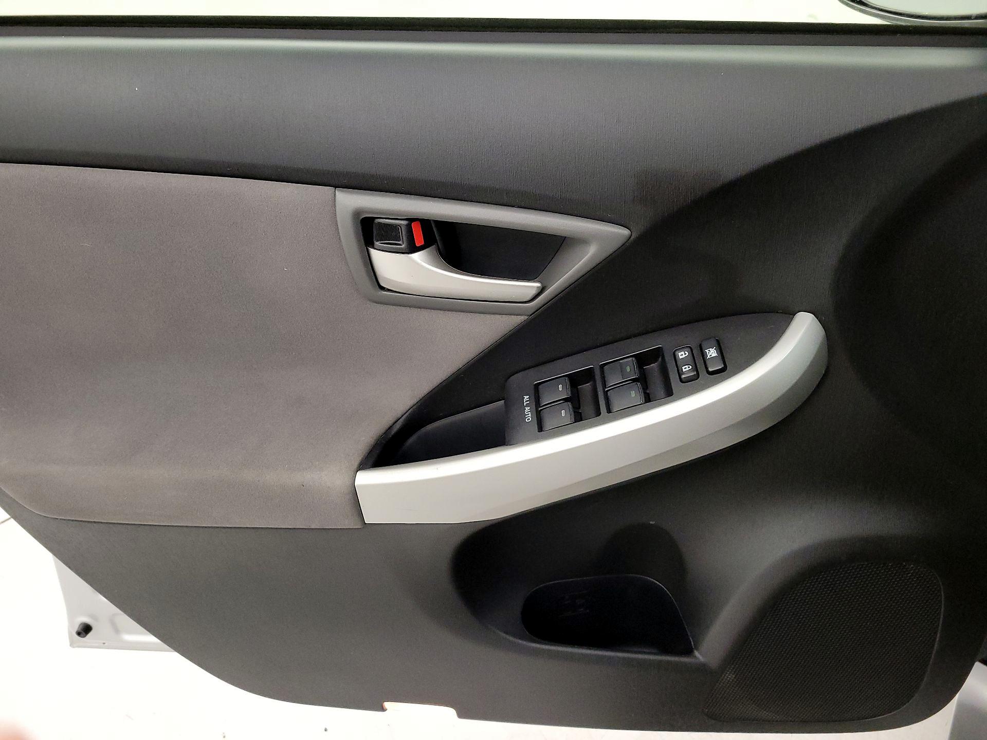 Thumbnail: 2014 Toyota Prius - 12