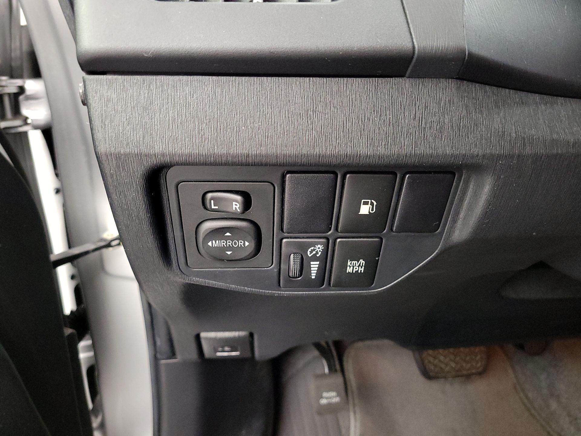 Thumbnail: 2014 Toyota Prius - 13