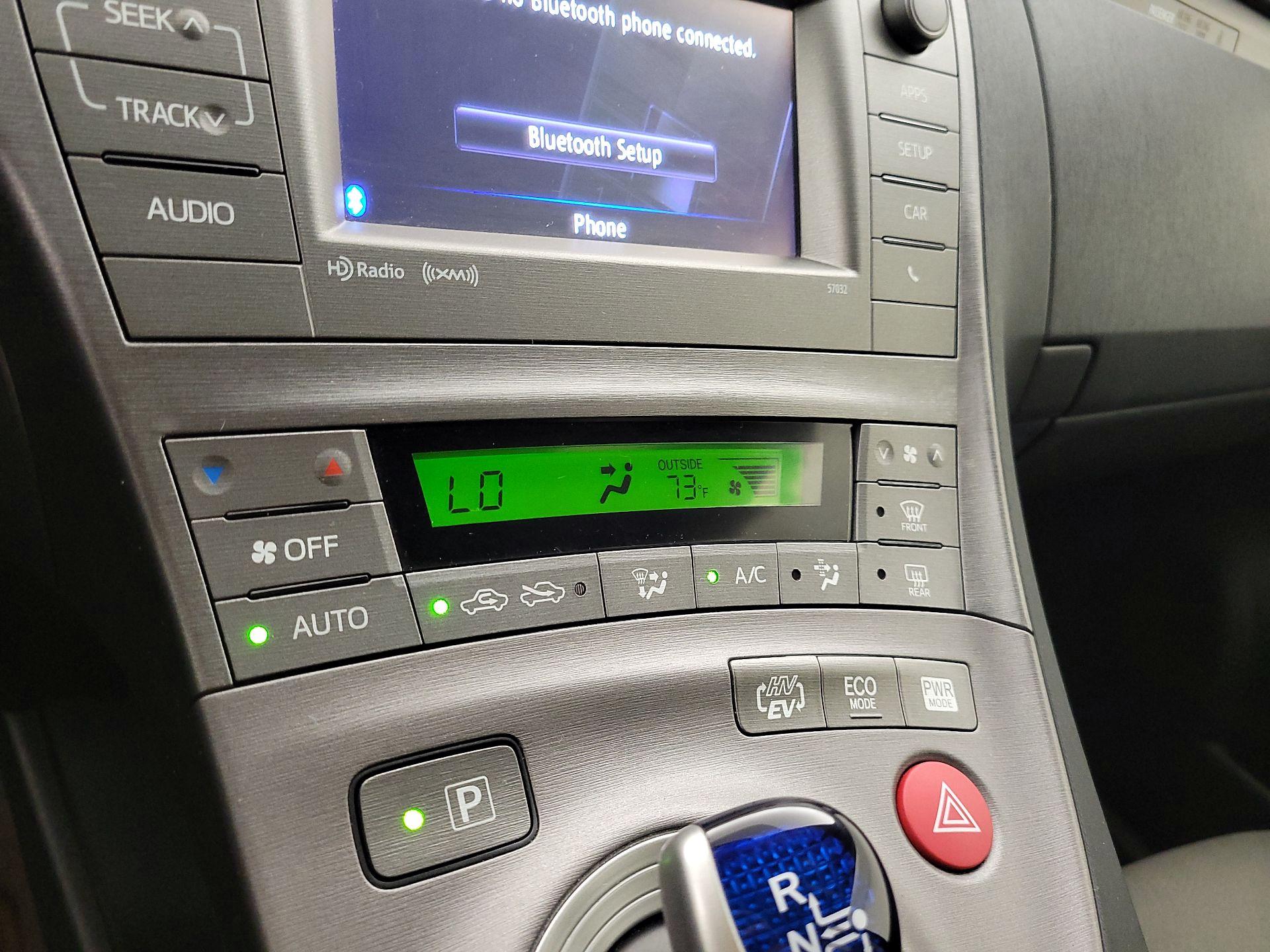 Thumbnail: 2014 Toyota Prius - 16