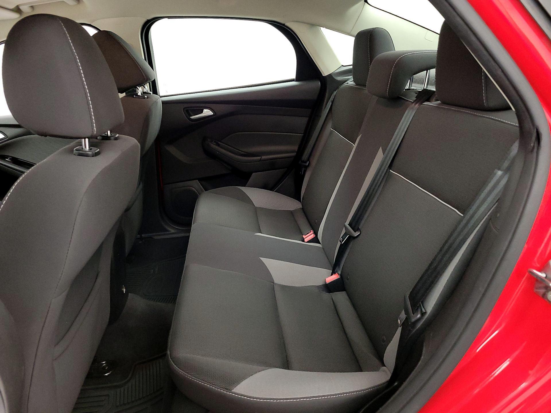 Thumbnail: 2013 Ford Focus - 17