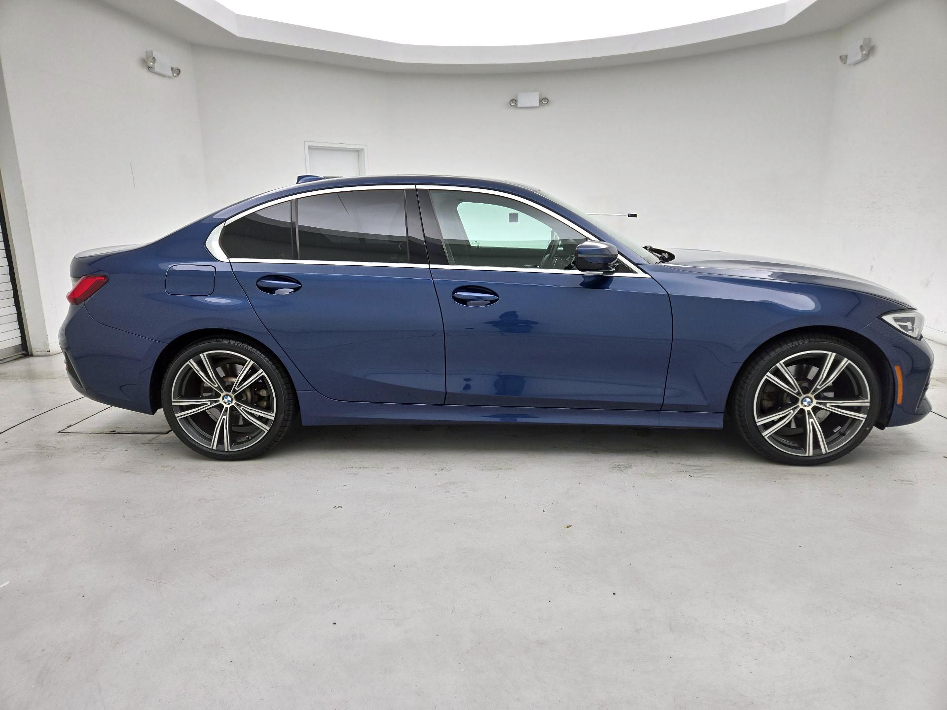Thumbnail: 2021 BMW 3 Series - 4