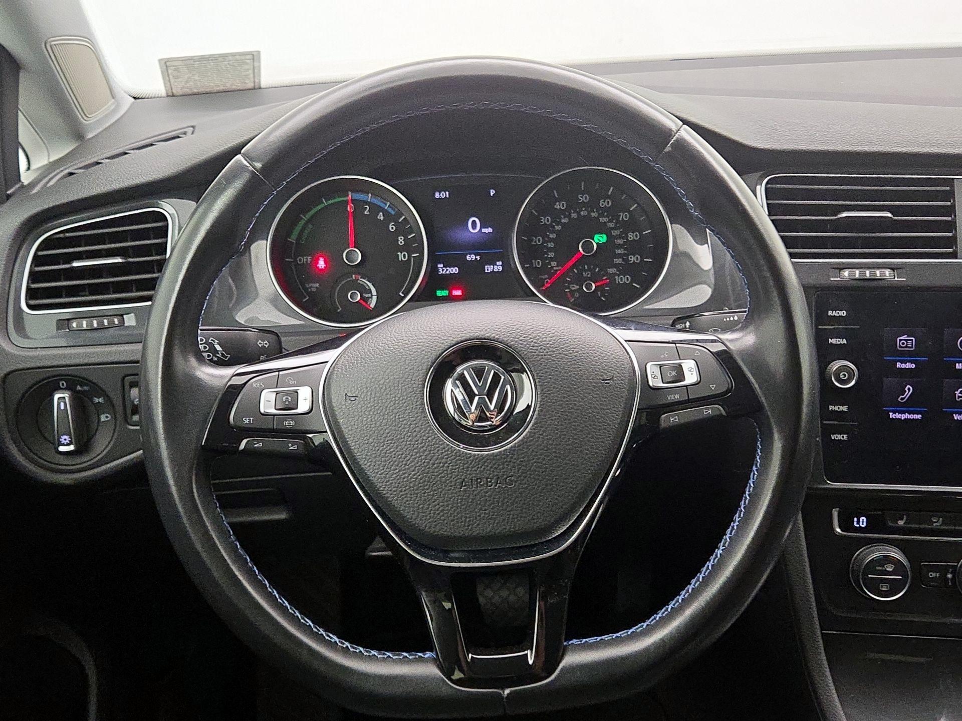 Thumbnail: 2019 Volkswagen e-Golf - 10
