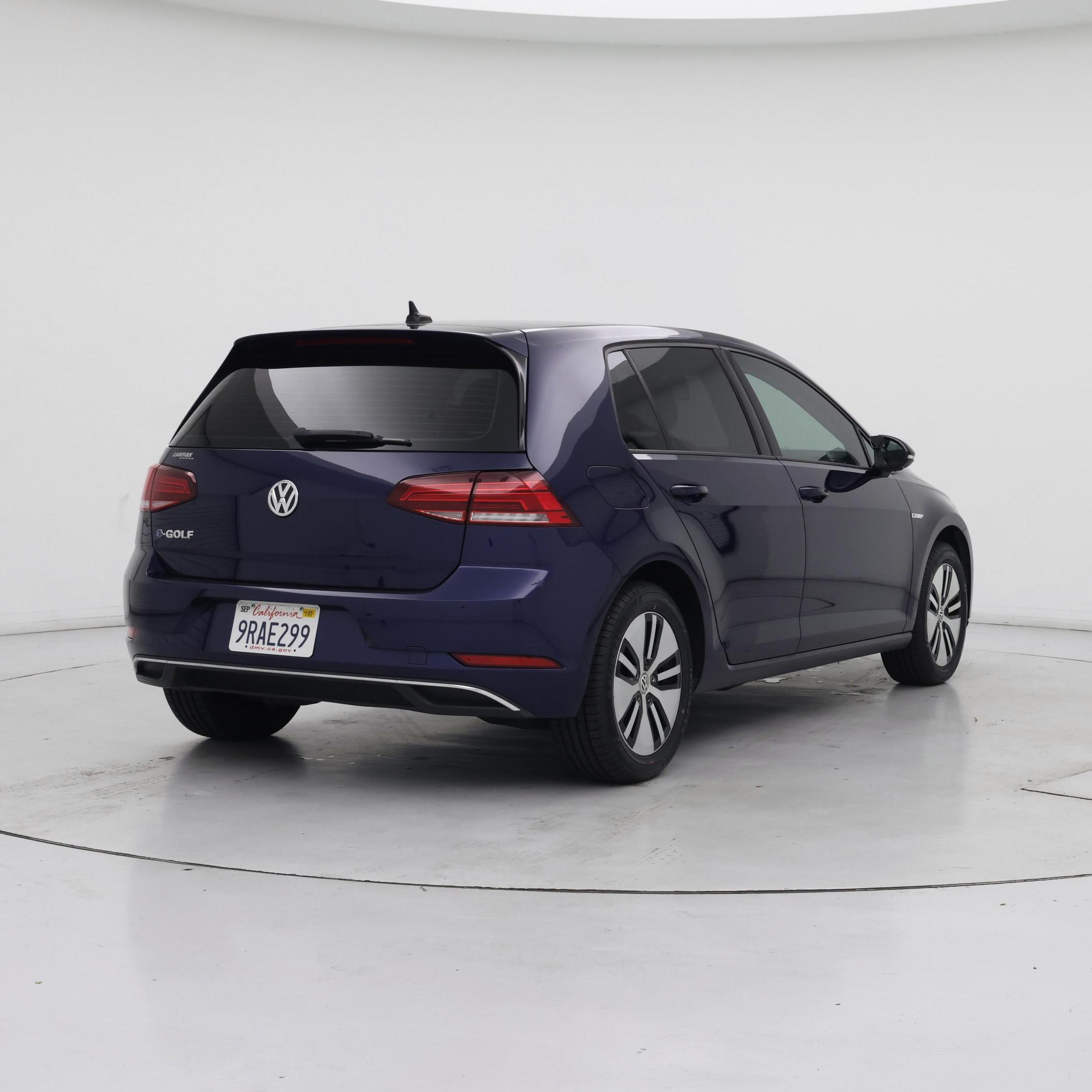 Thumbnail: 2019 Volkswagen e-Golf - 8