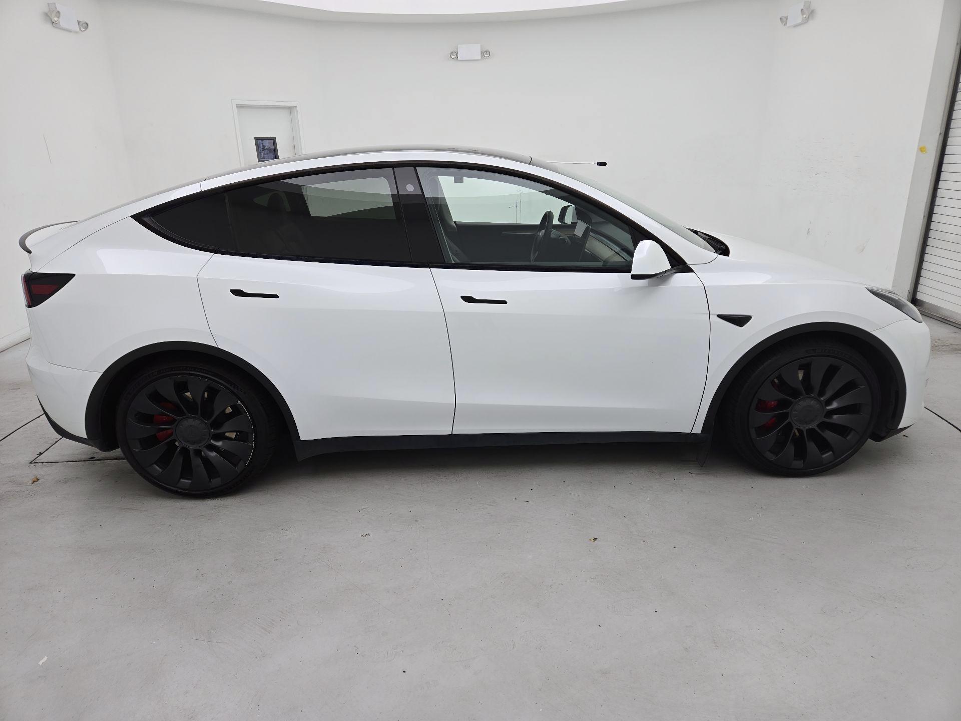 Thumbnail: 2023 Tesla Model Y - 4