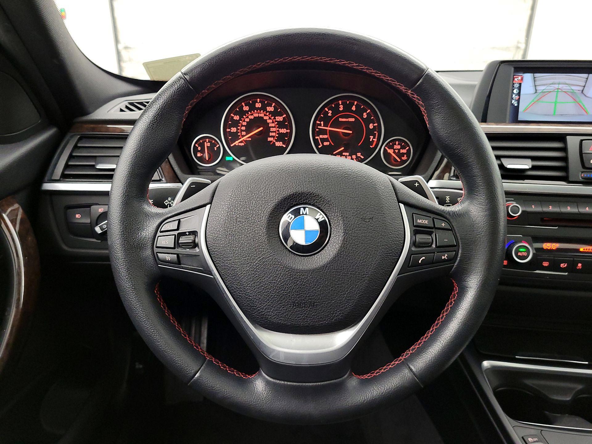 Thumbnail: 2015 BMW 3 Series - 10
