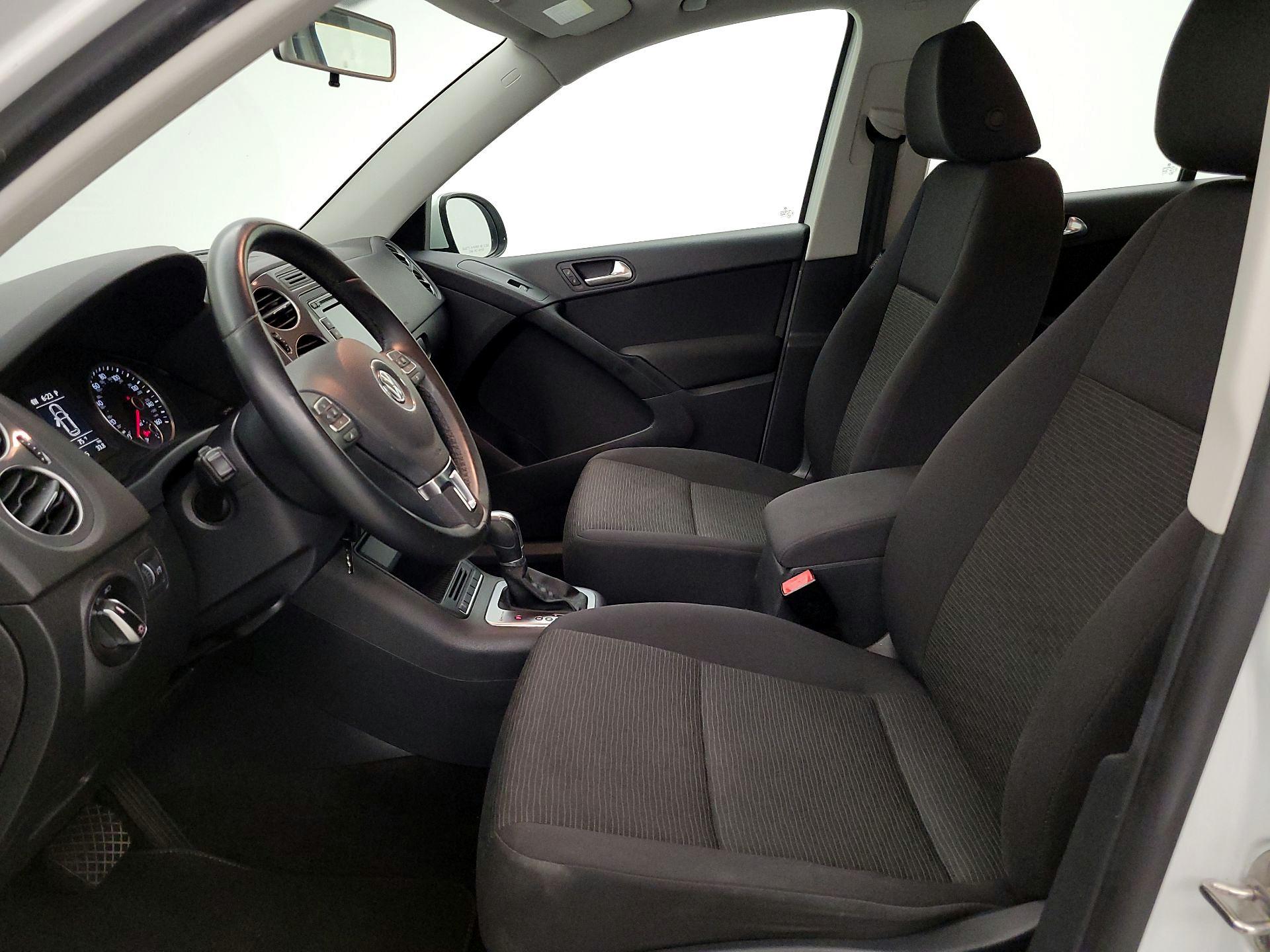Thumbnail: 2015 Volkswagen Tiguan - 11