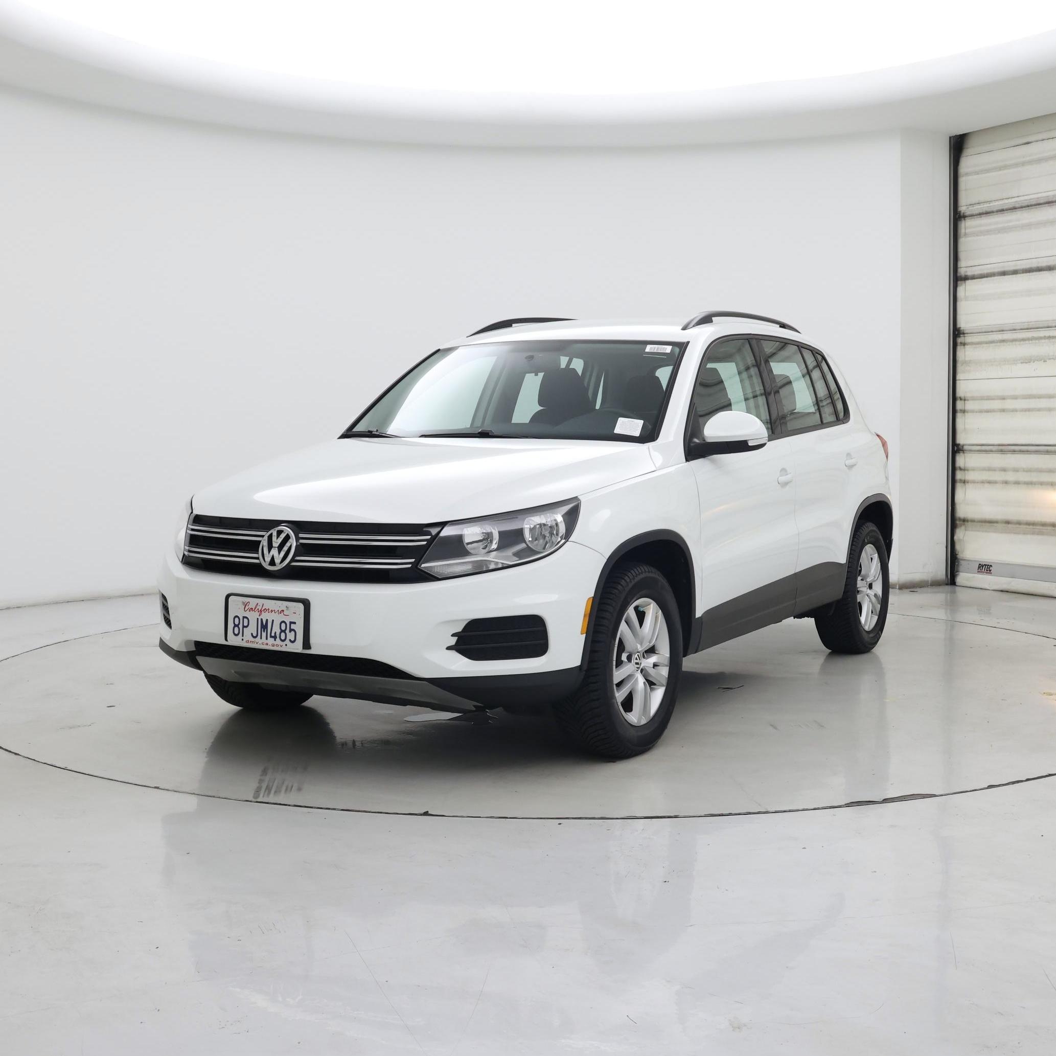 Thumbnail: 2015 Volkswagen Tiguan - 4