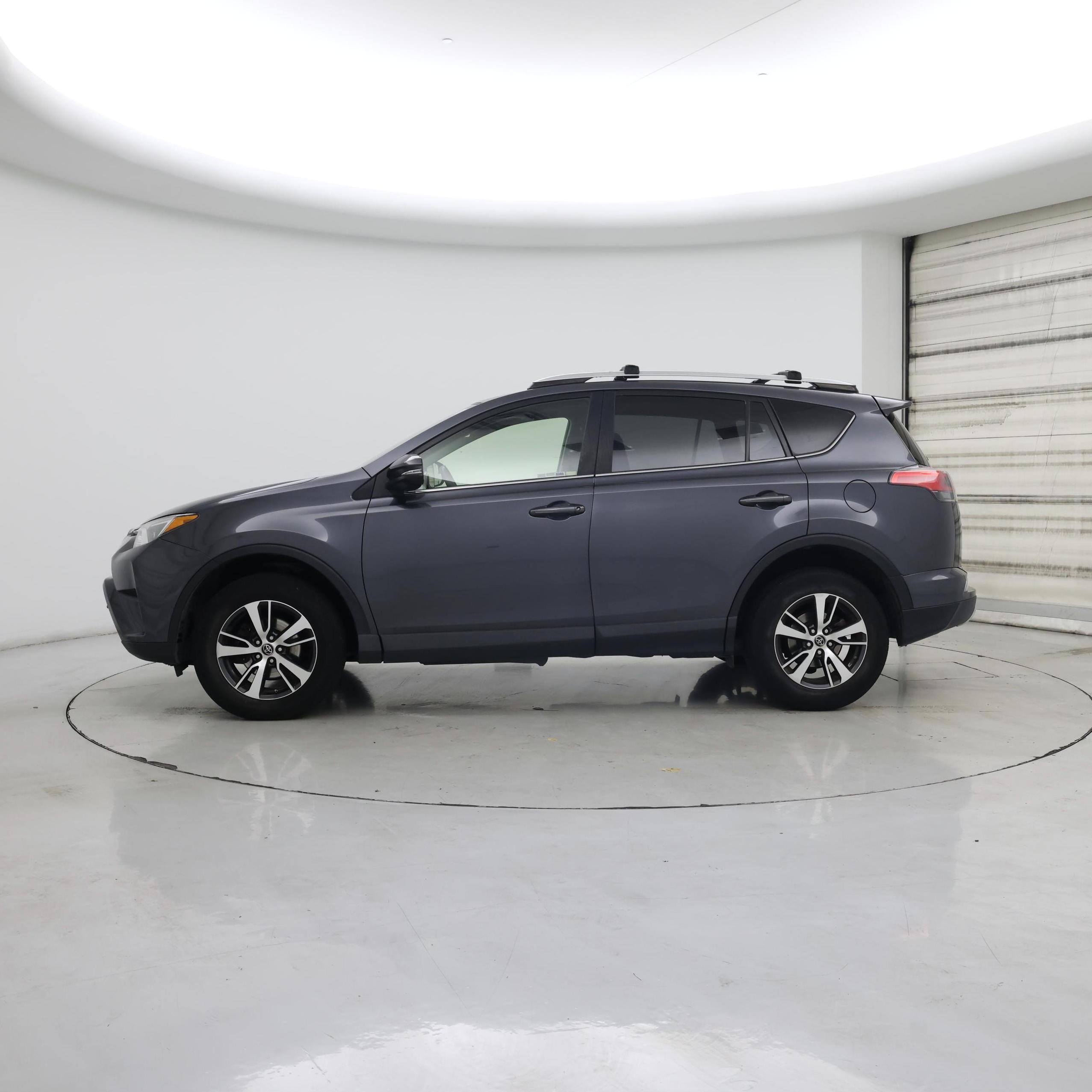 Thumbnail: 2016 Toyota RAV4 - 3