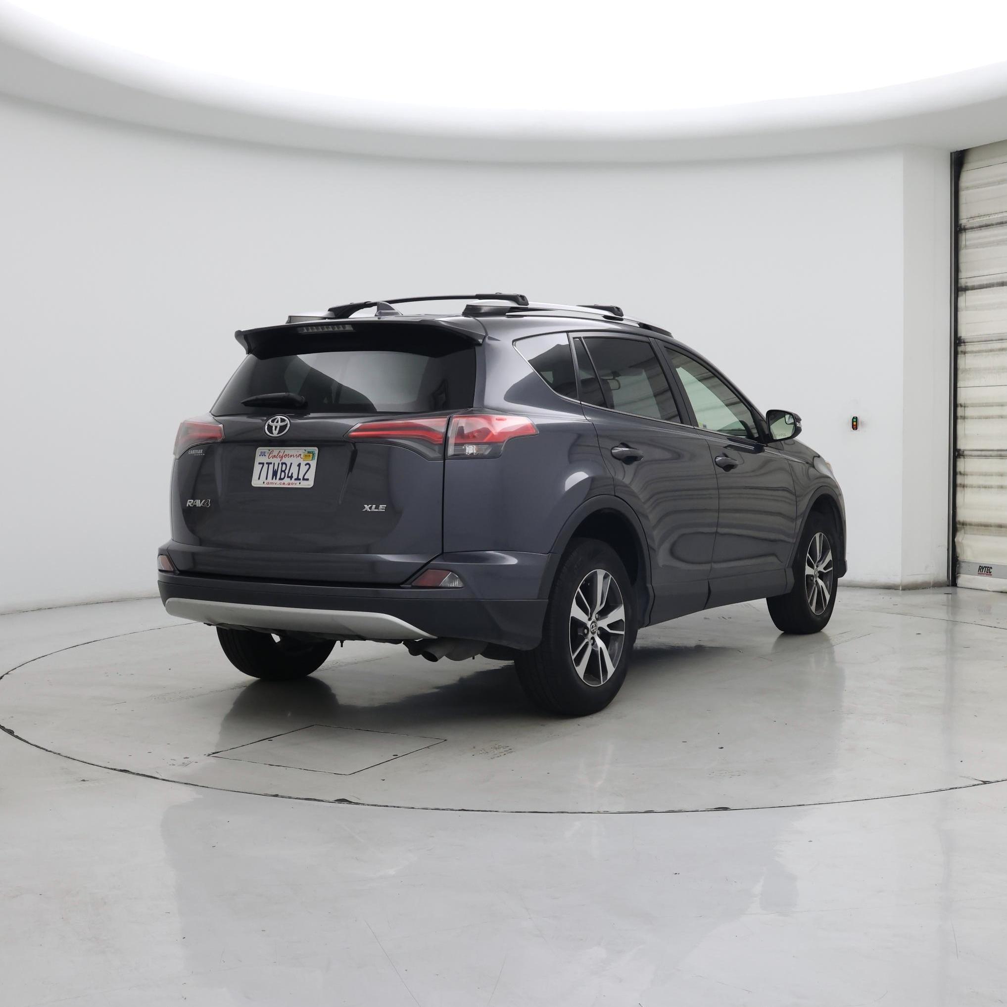 Thumbnail: 2016 Toyota RAV4 - 8