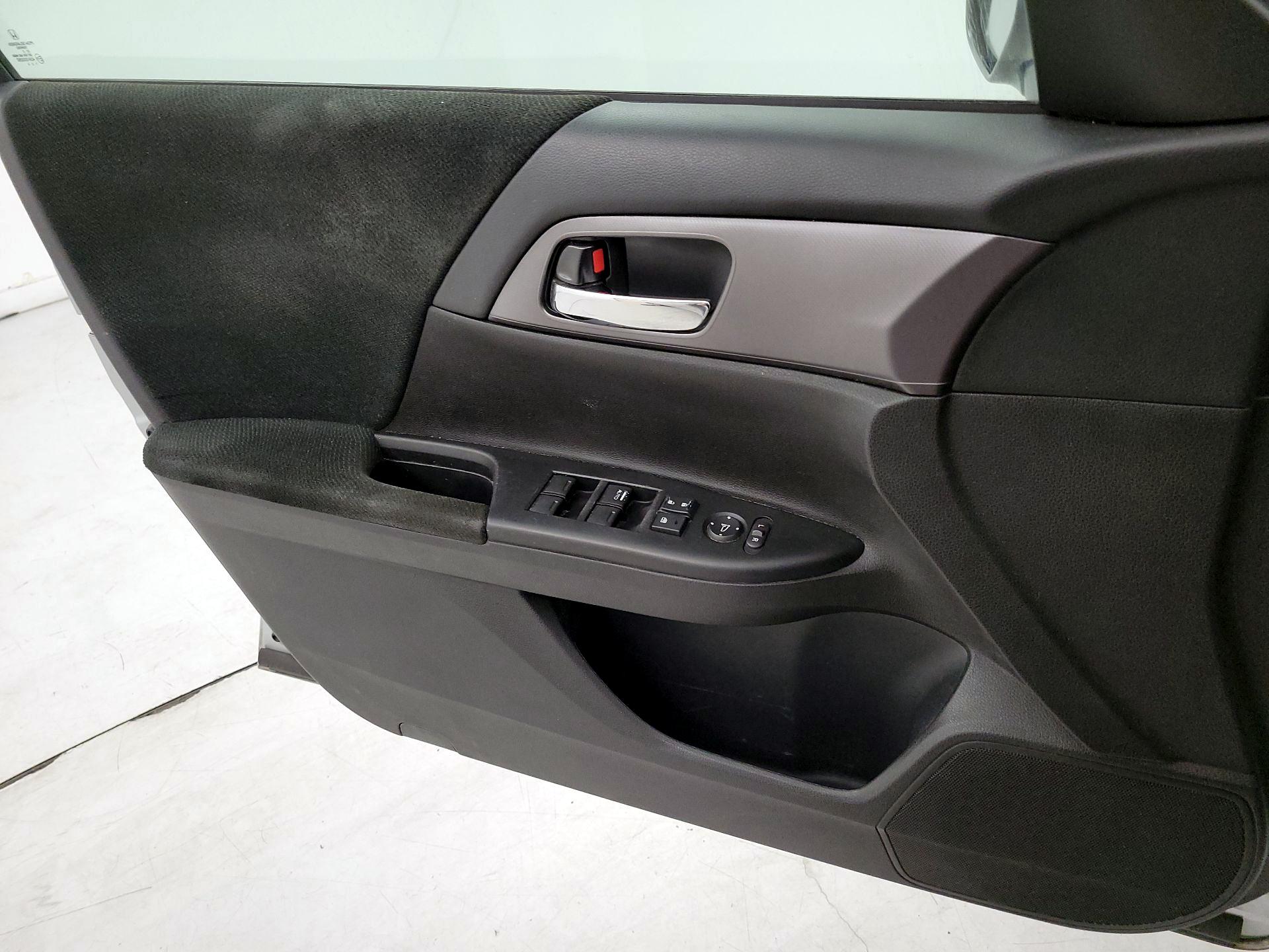 Thumbnail: 2013 Honda Accord - 12