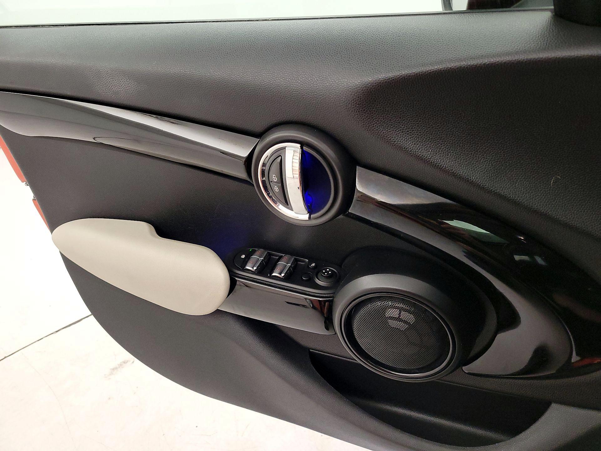 Thumbnail: 2019 MINI Cooper Hardtop - 12