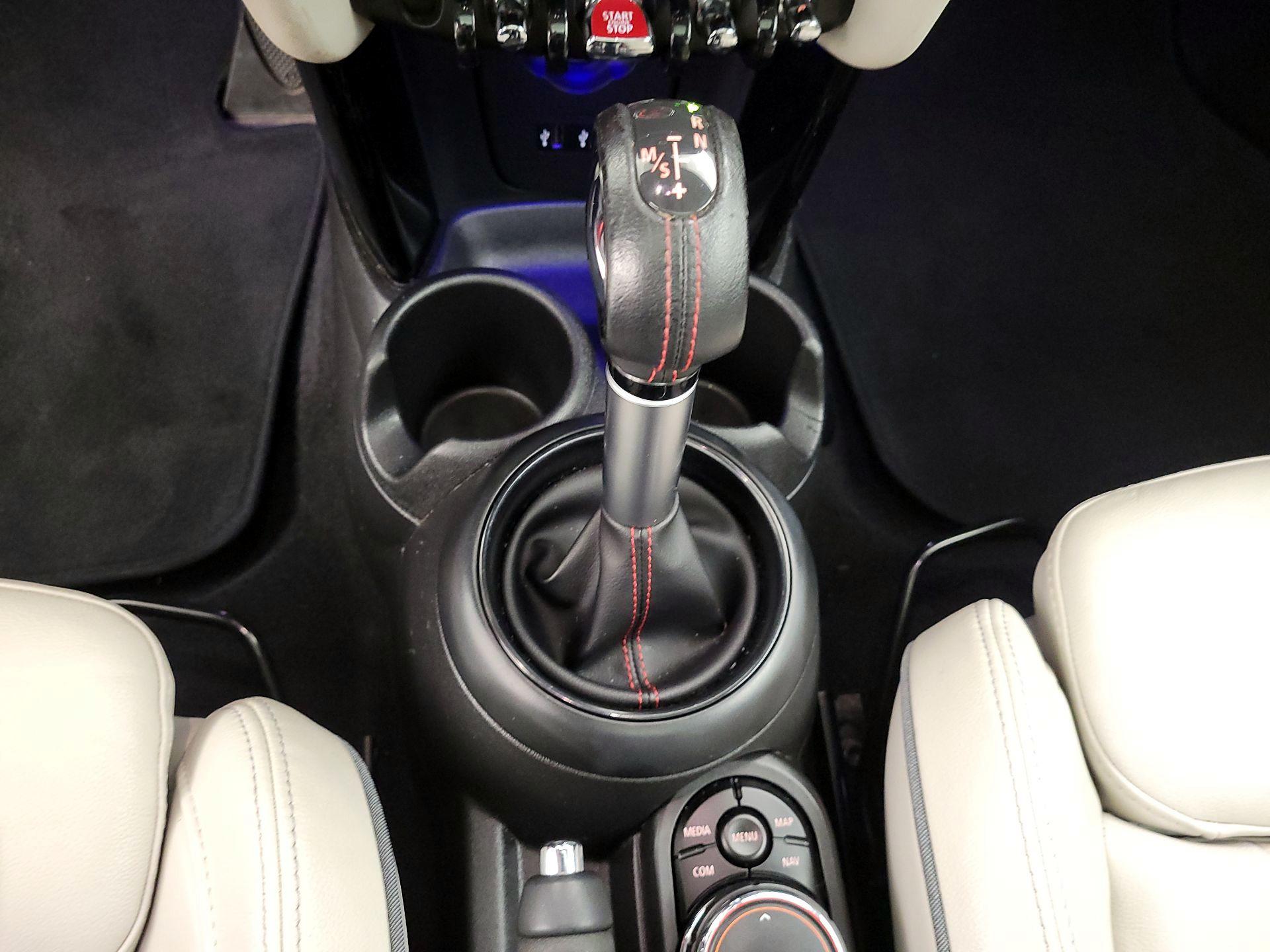 Thumbnail: 2019 MINI Cooper Hardtop - 16